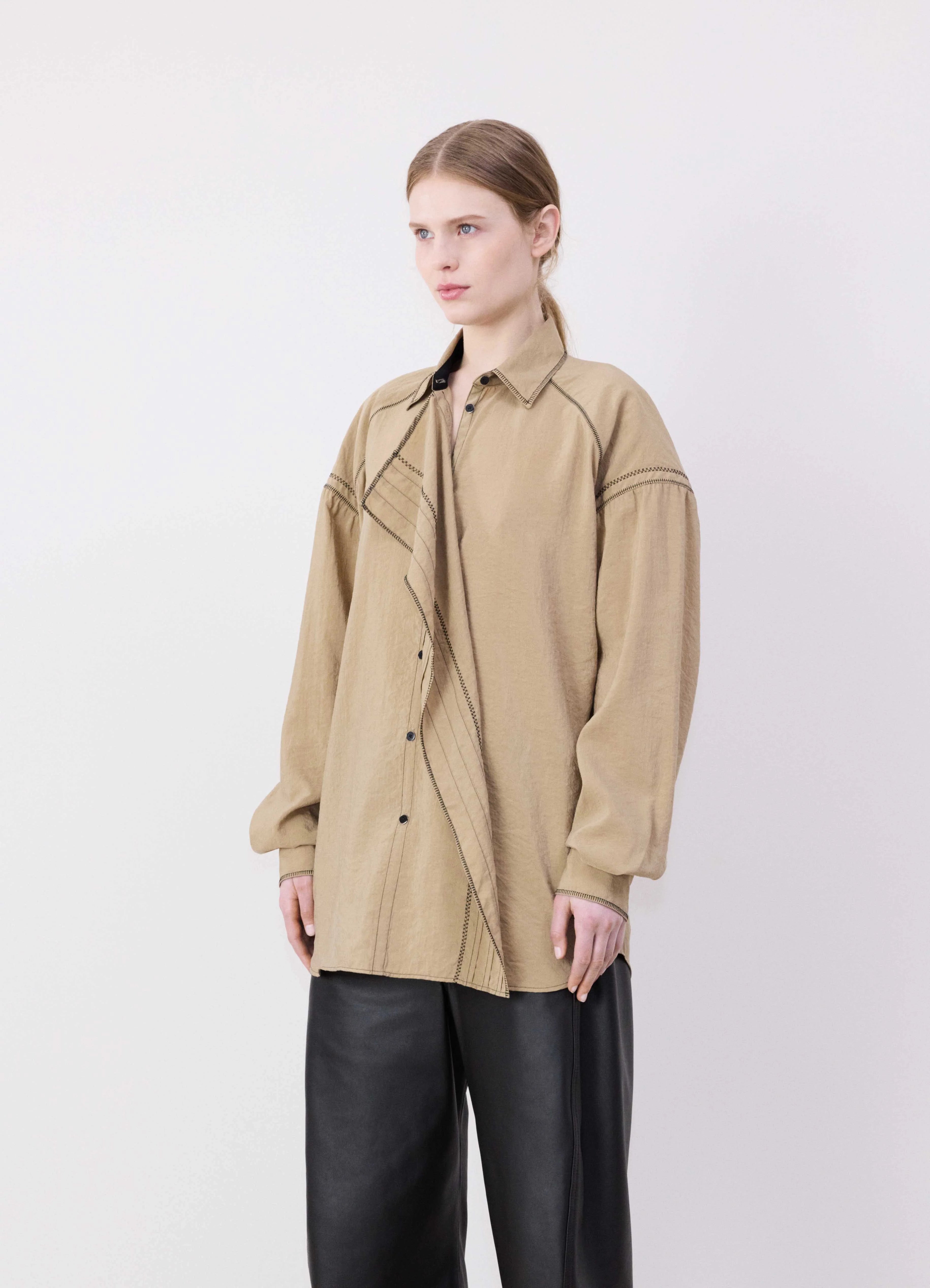KRAFT BEIGE Embroidered asymmetrical shirt | LEMAIRE