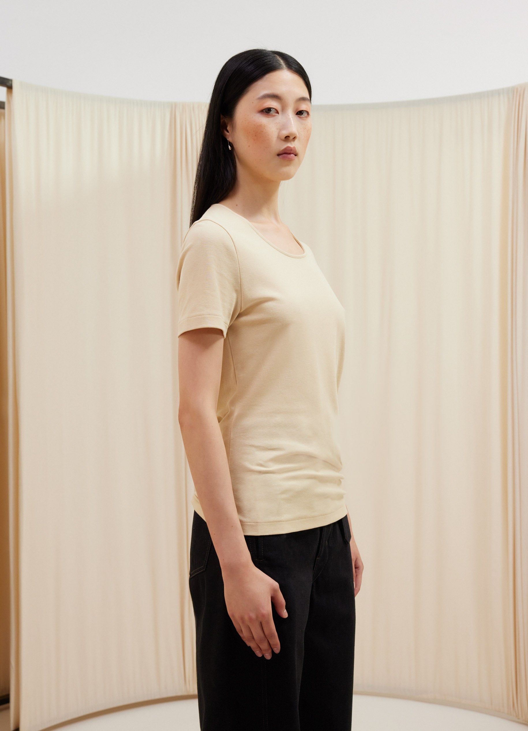t shirt with wide sleeves