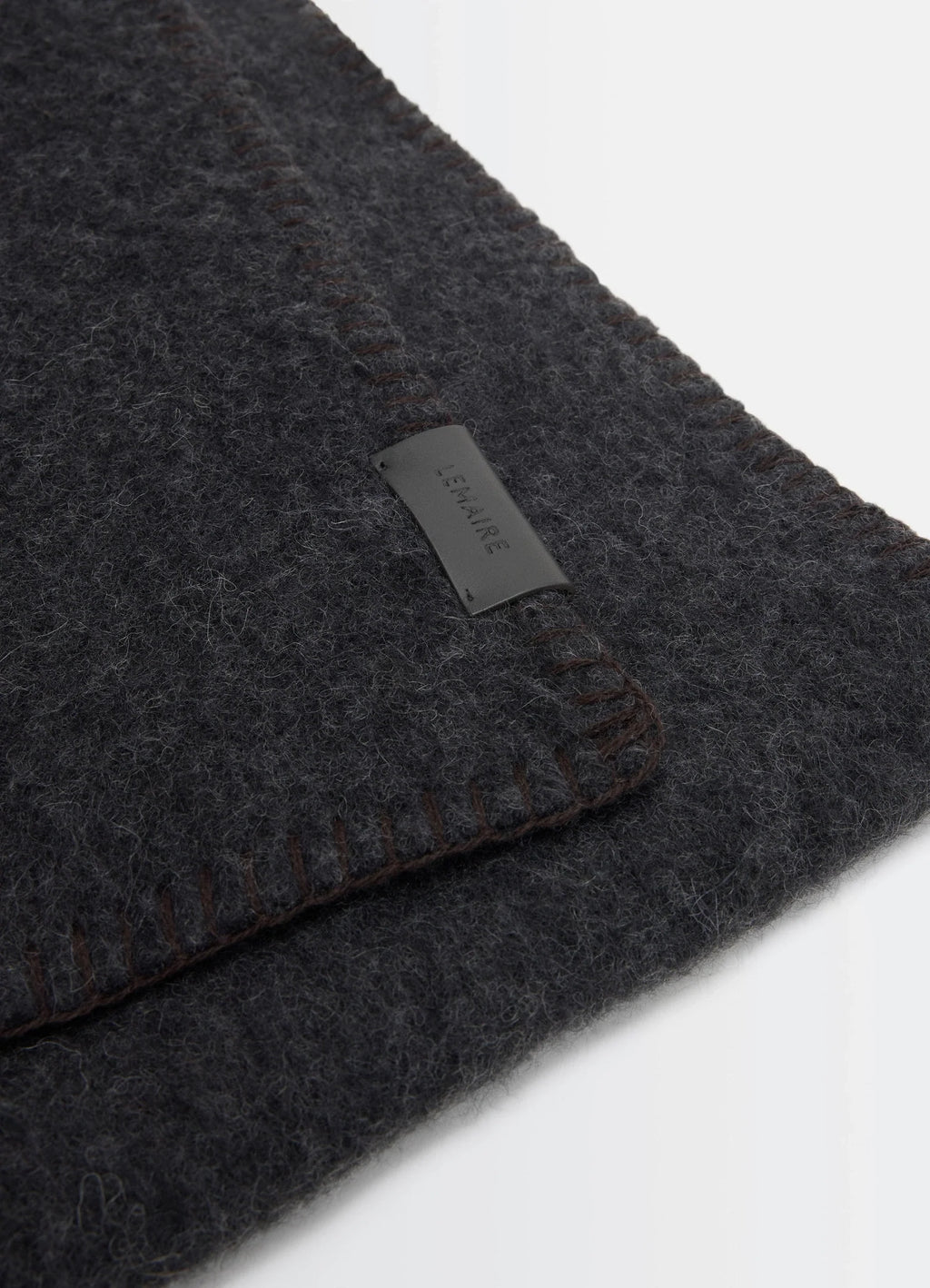 Cocotte Fluffy Scarf in Fluffy Alpaca, product shot, detail shot stitched edge tag