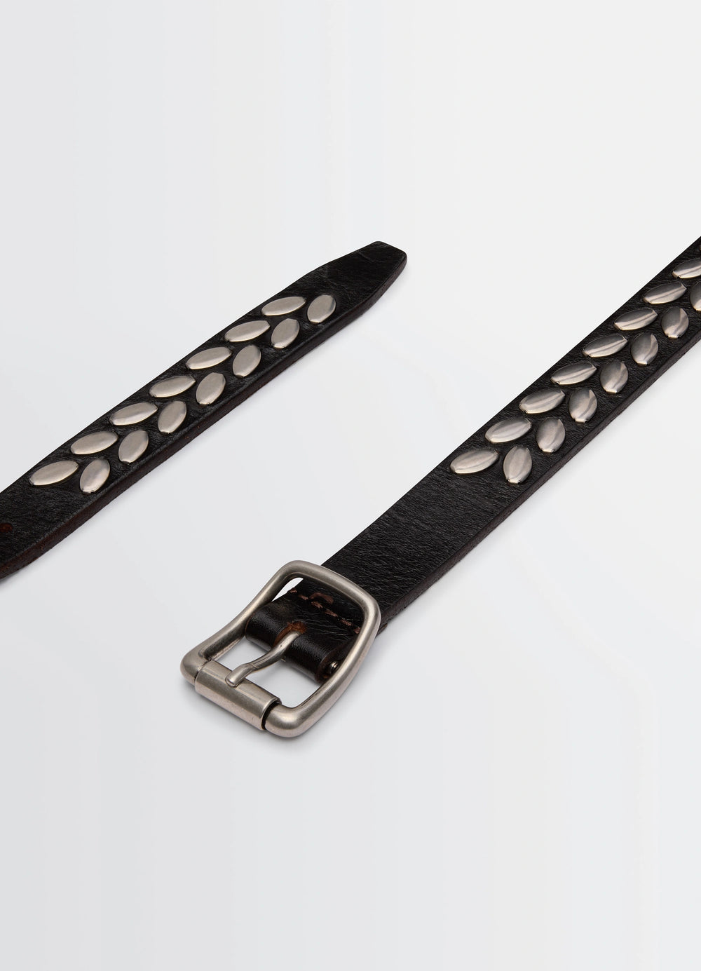 Almond Stud Belt 20 in vegetable-tanned leather, product shot, angled detail shot almond studs with strap