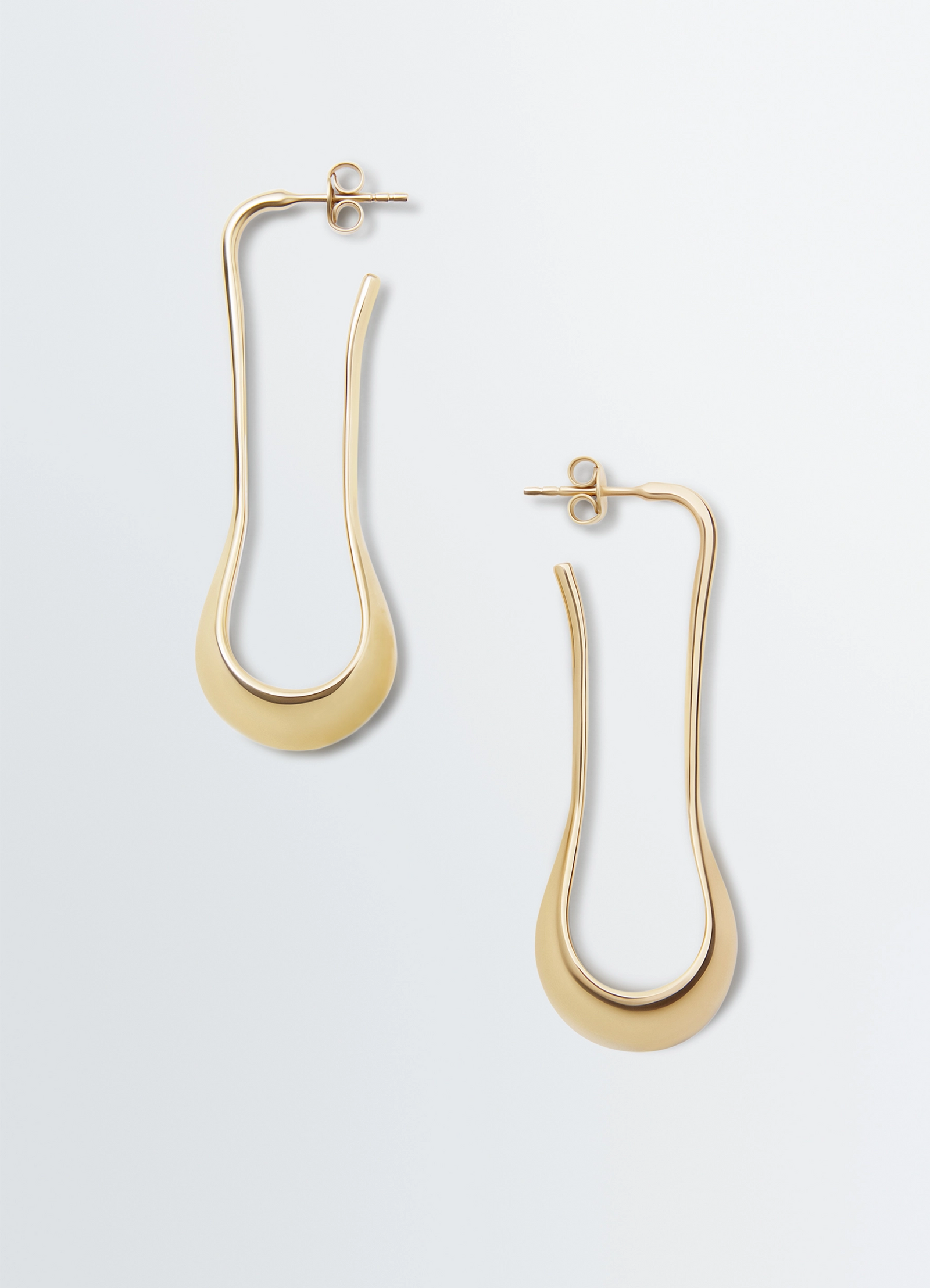 Short drop earrings in vermeil, product shot, detail shot angular edges