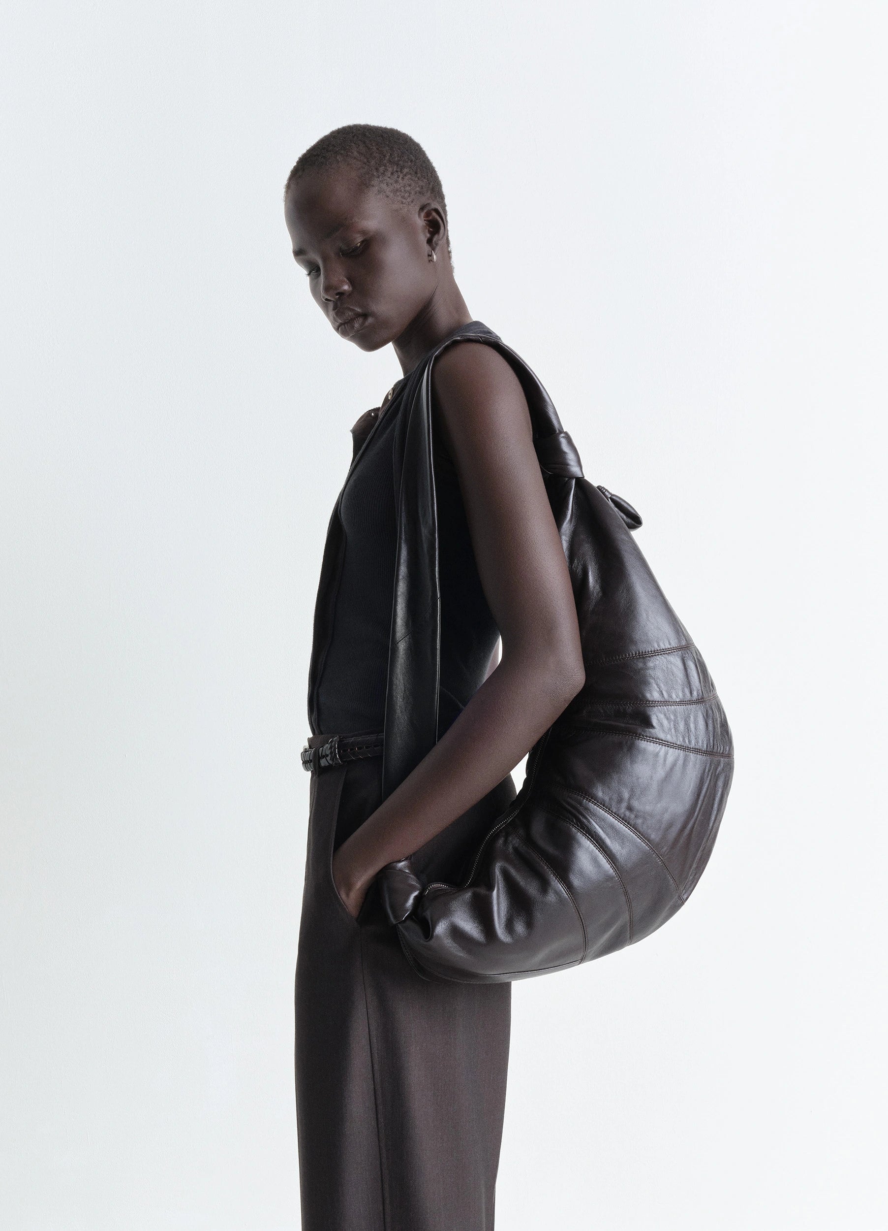 Lemaire Soft Nappa Leather Bag ミディアムサイズ 【公式通販】 Lemaire Soft Nappa Leather Bag ミディアムサイズ 【公式通販】