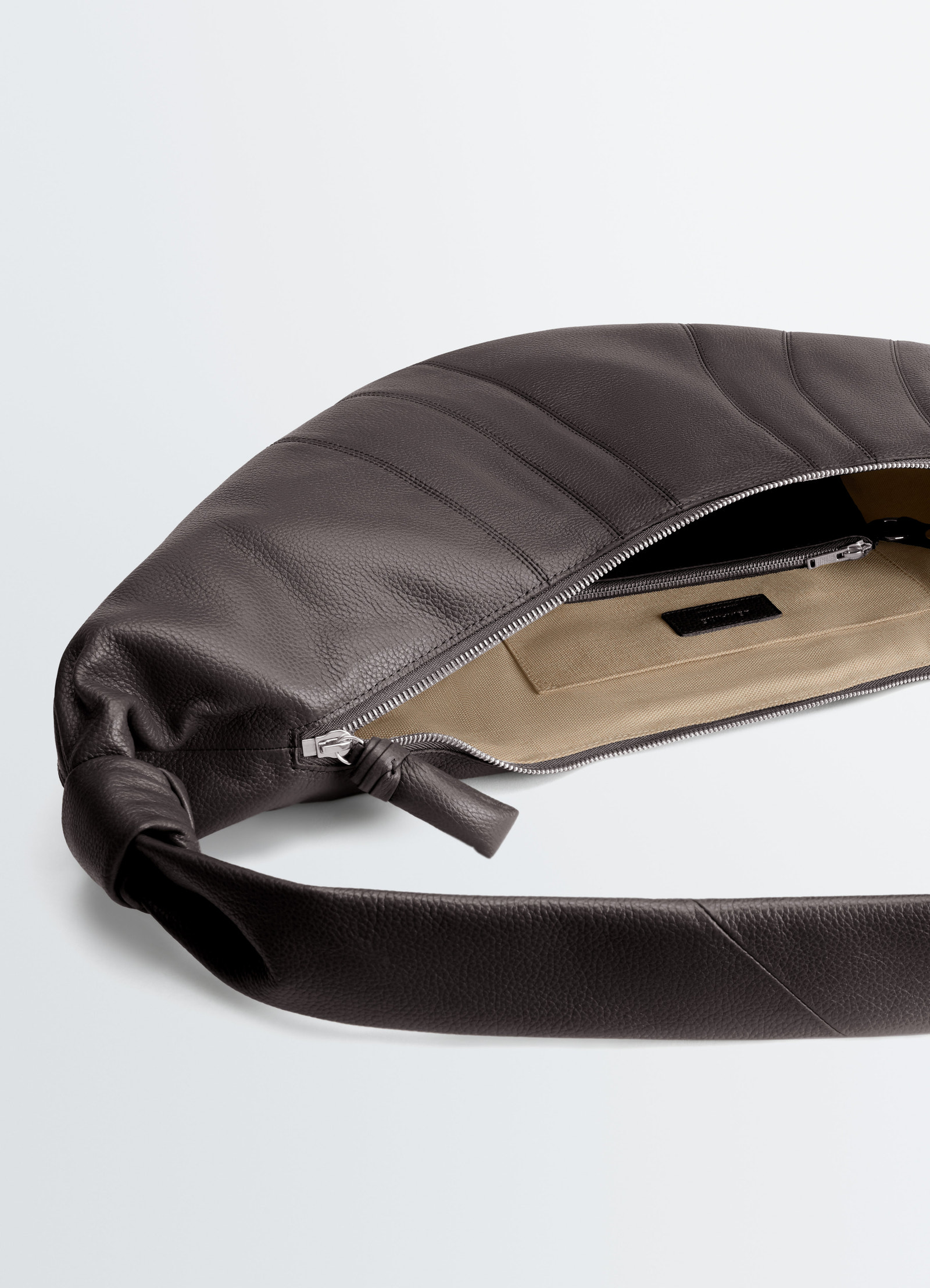 Large croissant bag in leather