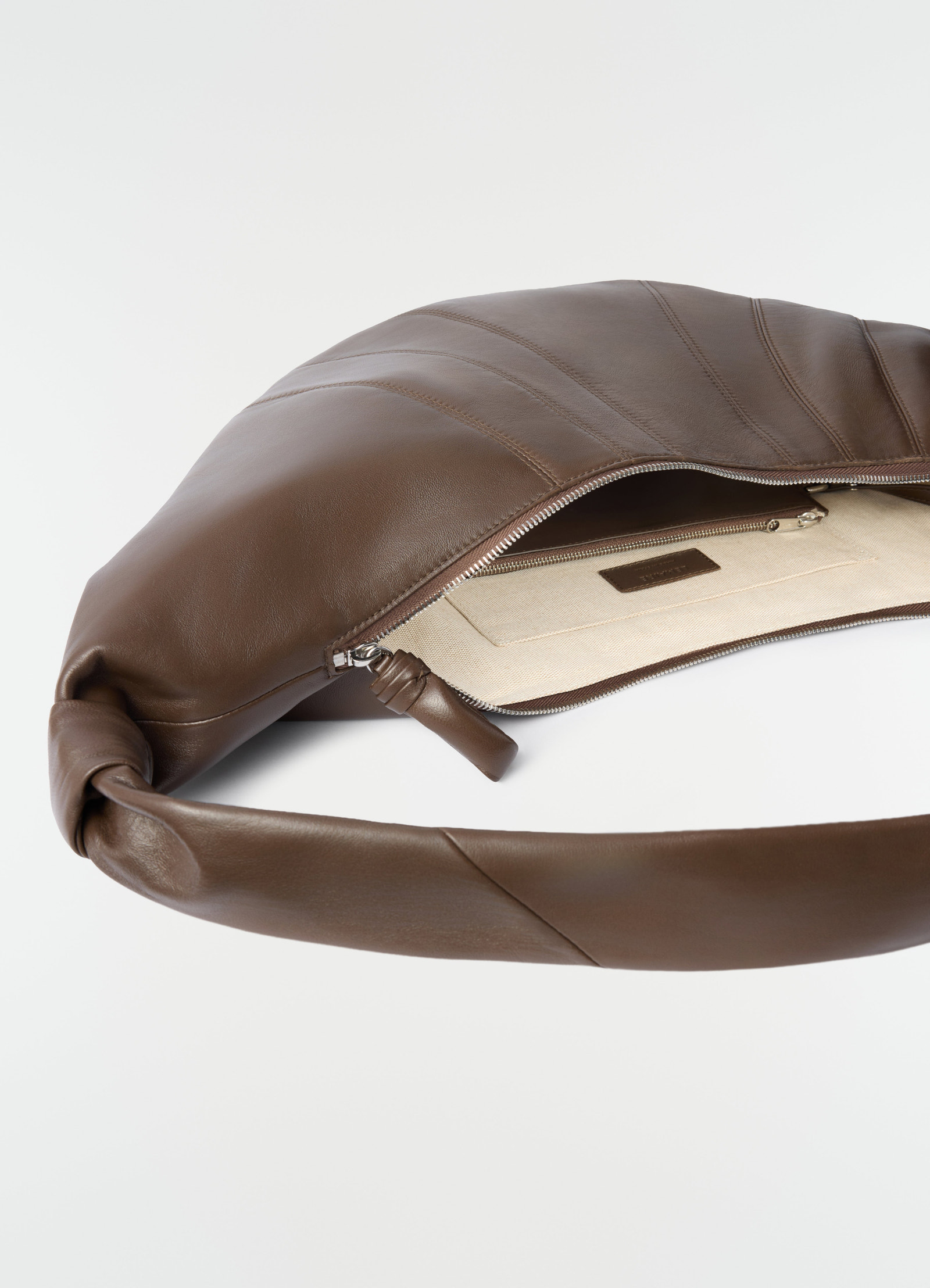 Large croissant bag in leather
