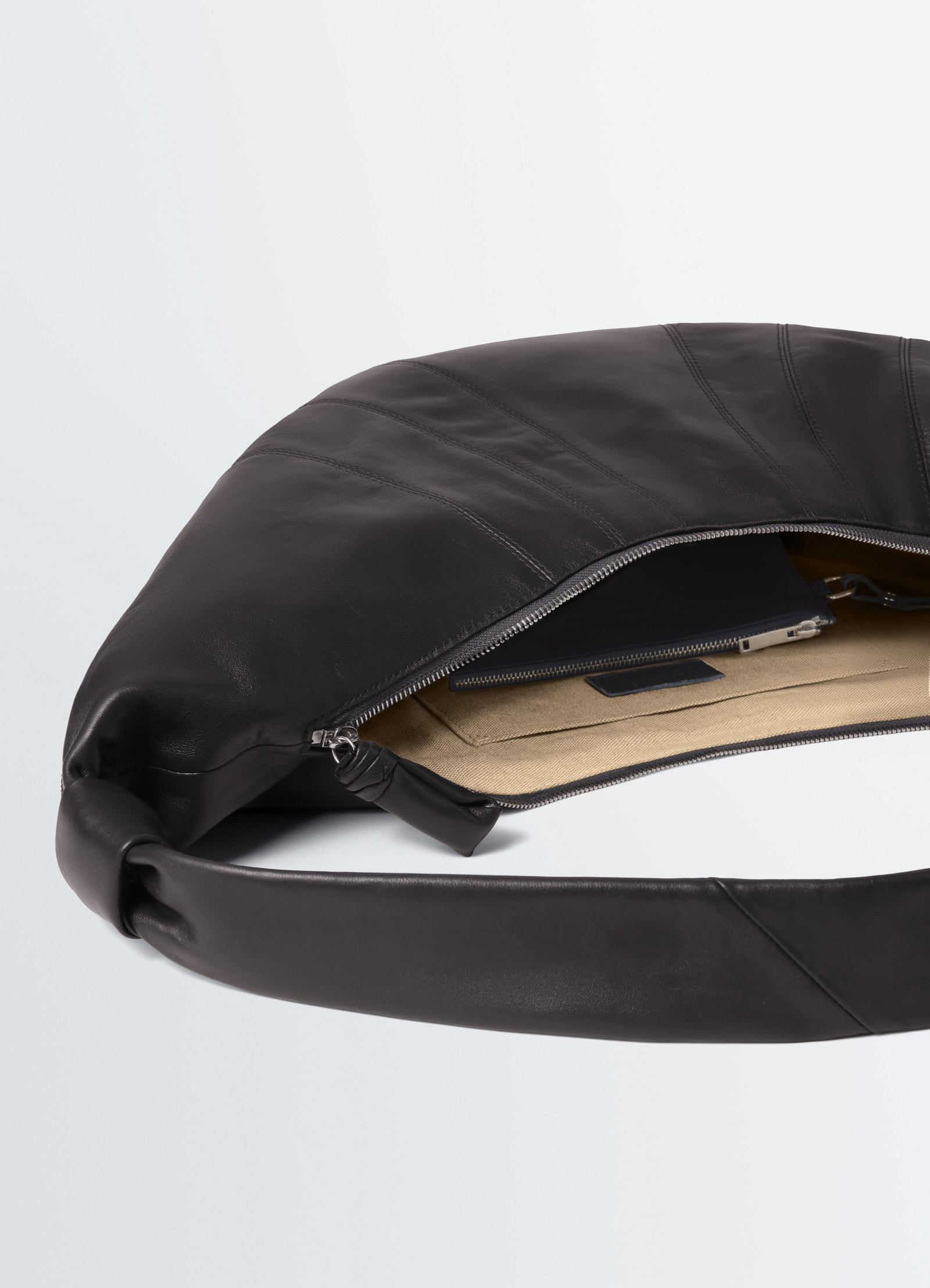 Large croissant bag in leather