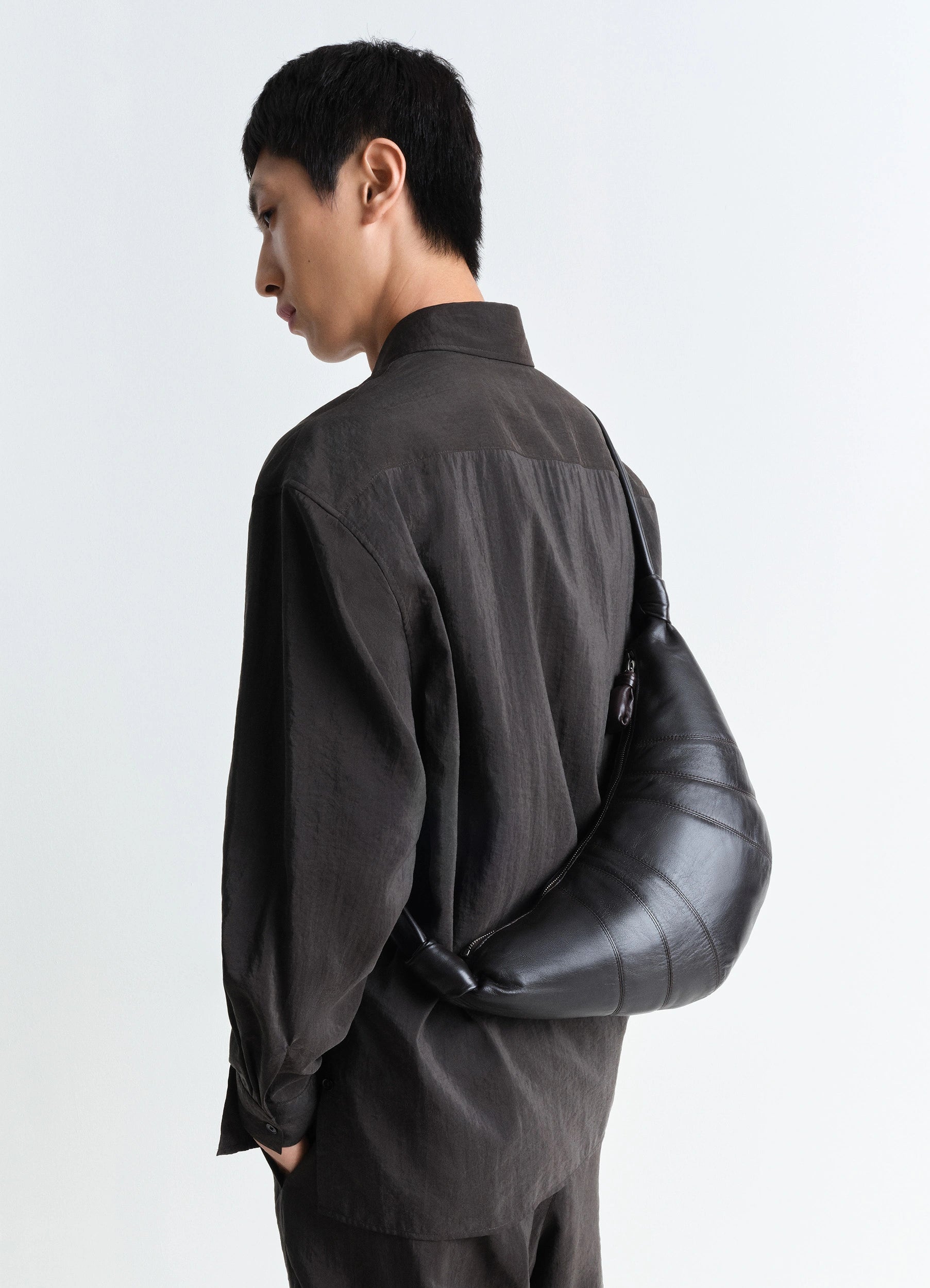LEMAIRE クロワッサンバッグ Medium Croissant Bag LEMAIRE クロワッサンバッグ Medium Croissant Bag