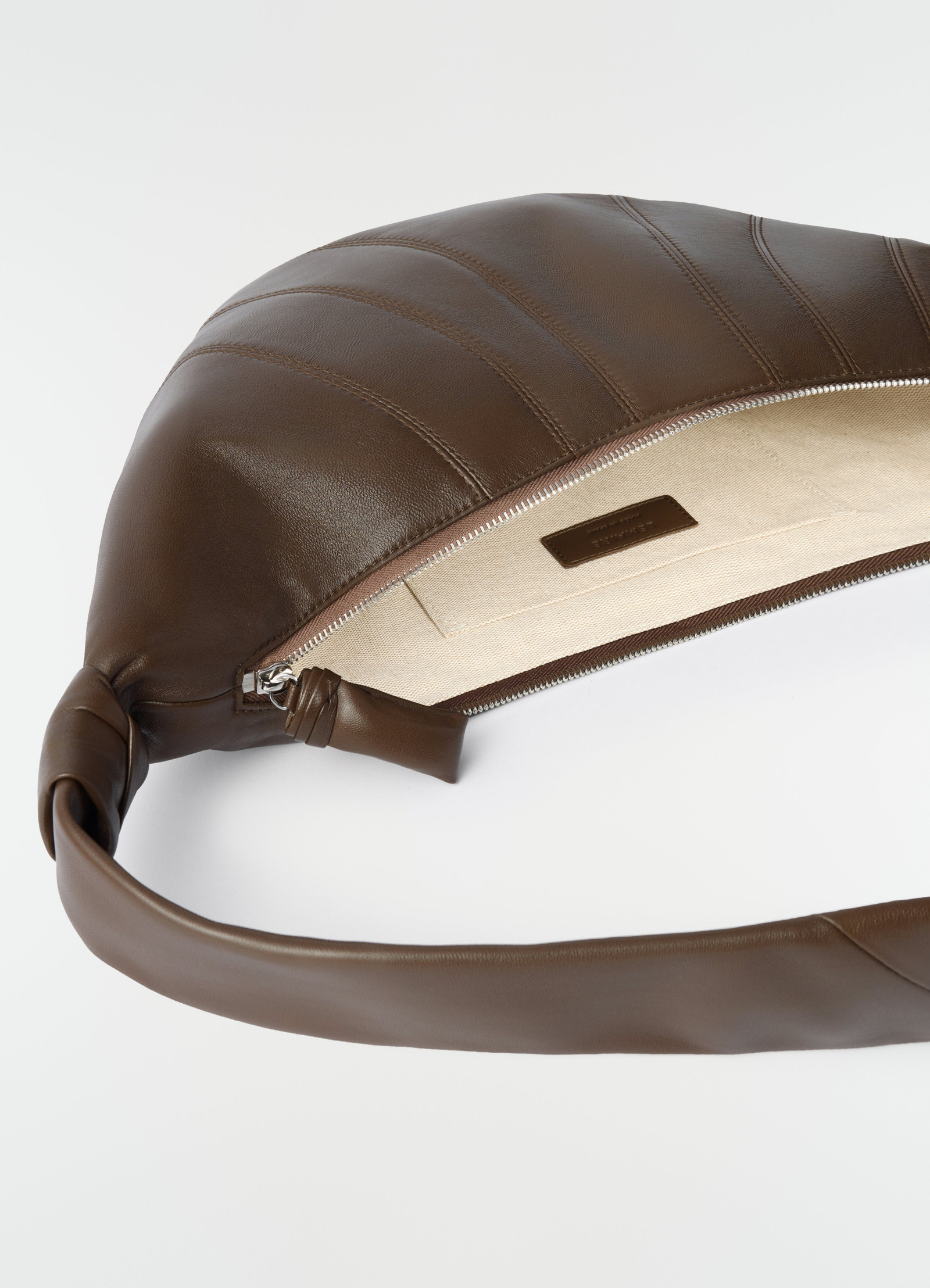 Medium croissant bag in leather