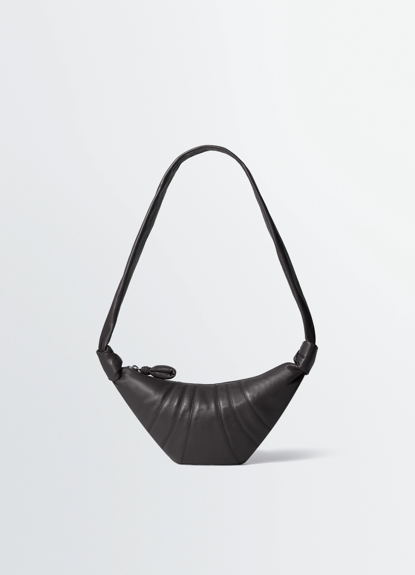 Small croissant bag in nappa lamb leather, product shot, front view knotted elements
