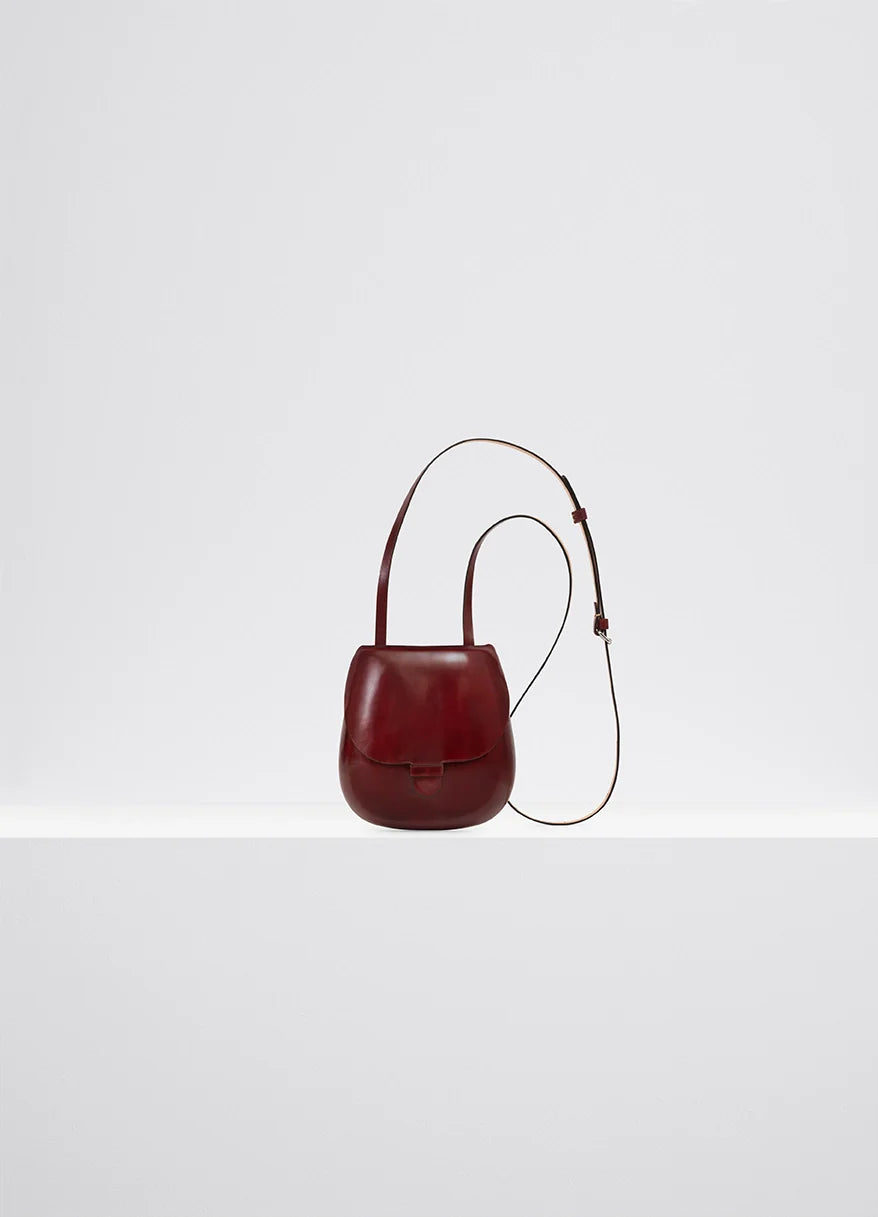 IL BUSSETTO FOR LEMAIRE SMALL CARTR in Vegetable-tanned cowhide, product shot, Front view Curvy, seamless design