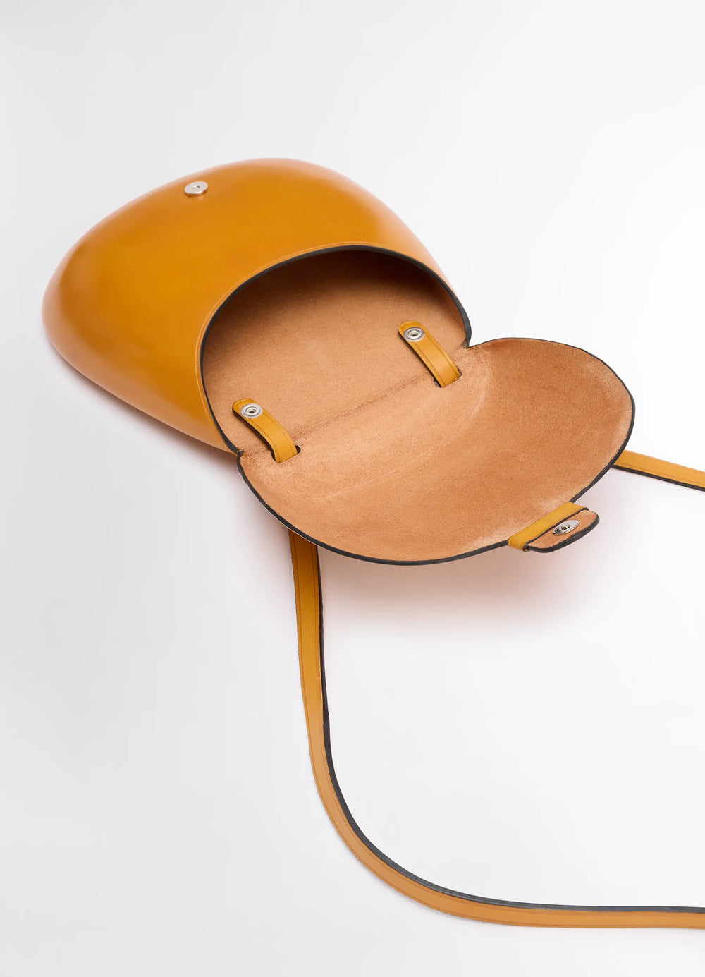 IL BUSSETTO FOR LEMAIRE SMALL CARTR in Vegetable-tanned cowhide, product shot, open top view open inner compartment