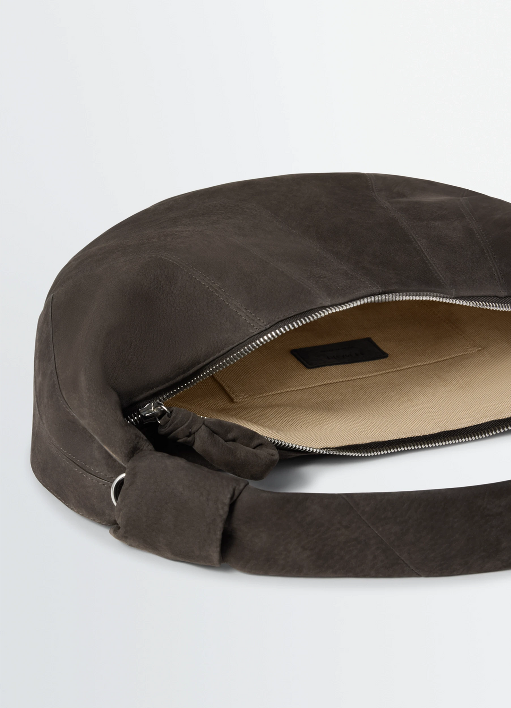 알파카 누벅 가죽 소재의 포춘 크루아상 백