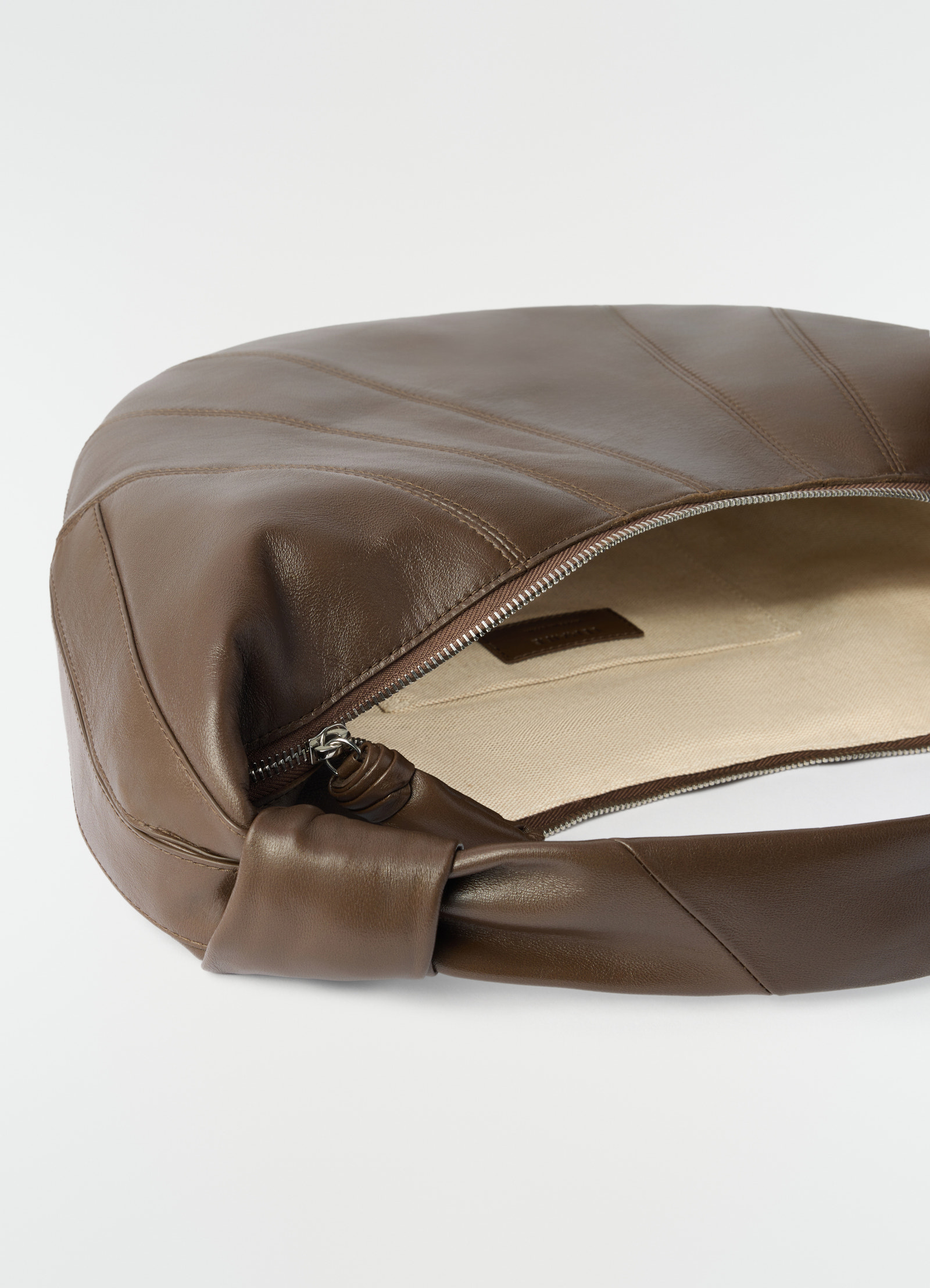 Fortune croissant bag in leather