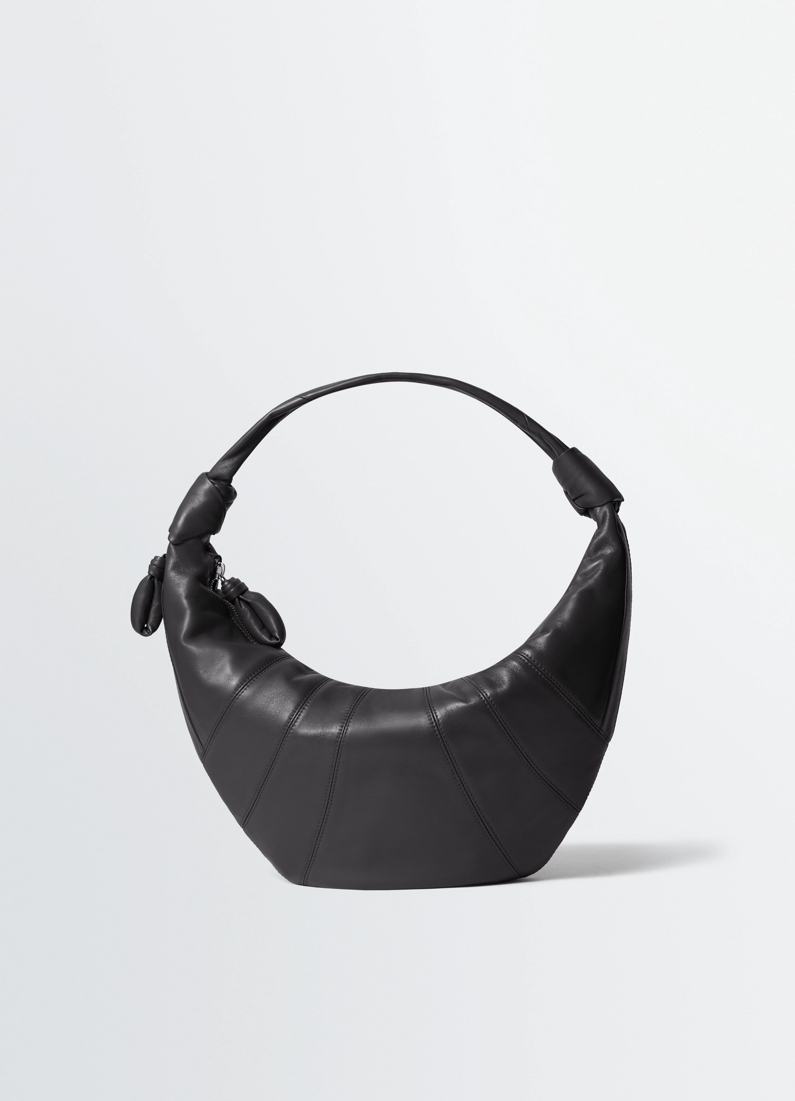 Fortune croissant bag in leather, product shot, front view half-moon shape