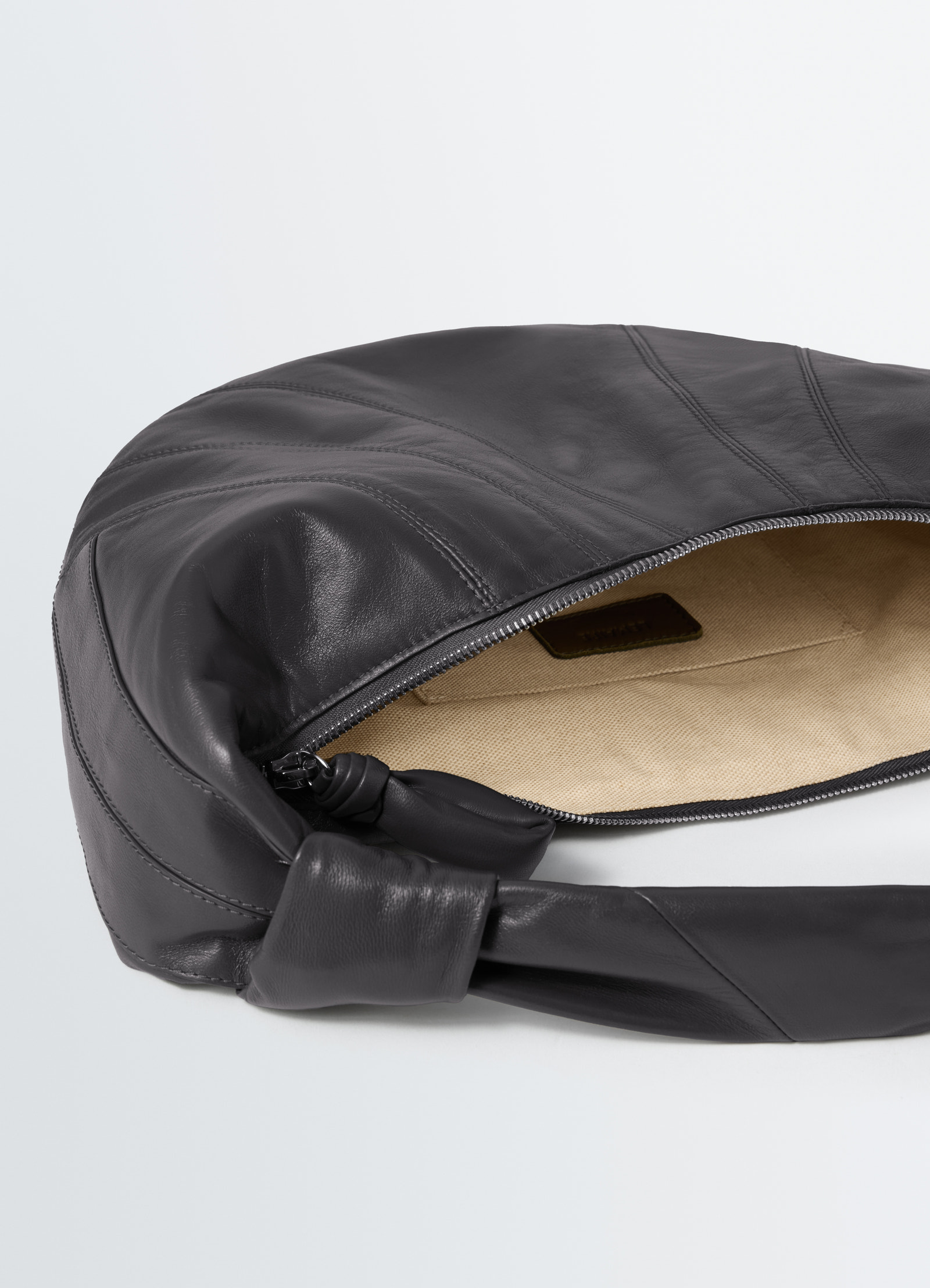 Fortune croissant bag in leather