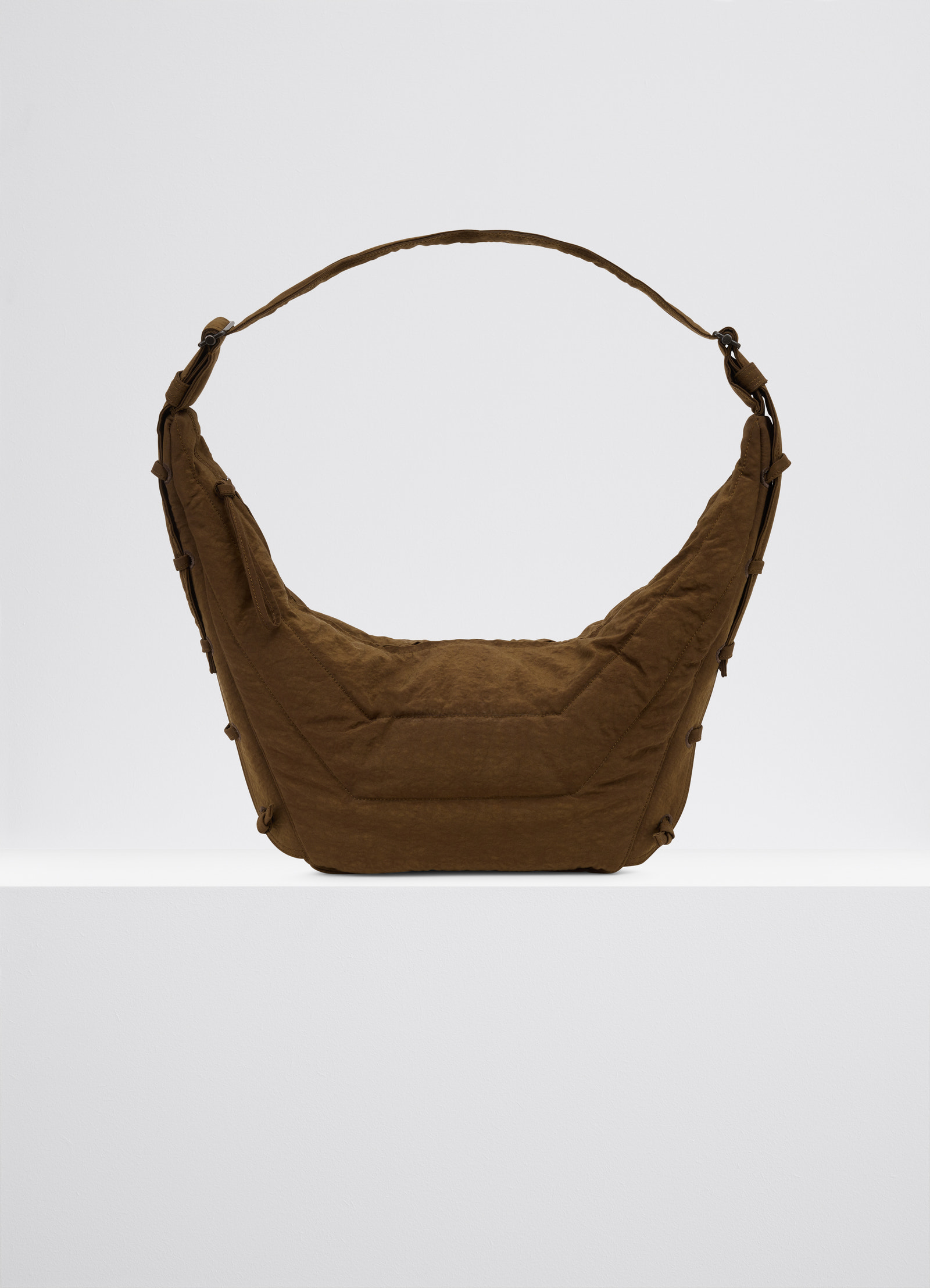 Medium soft game bag in fluffy nylon canvas, product shot, front view matte surface sturdy