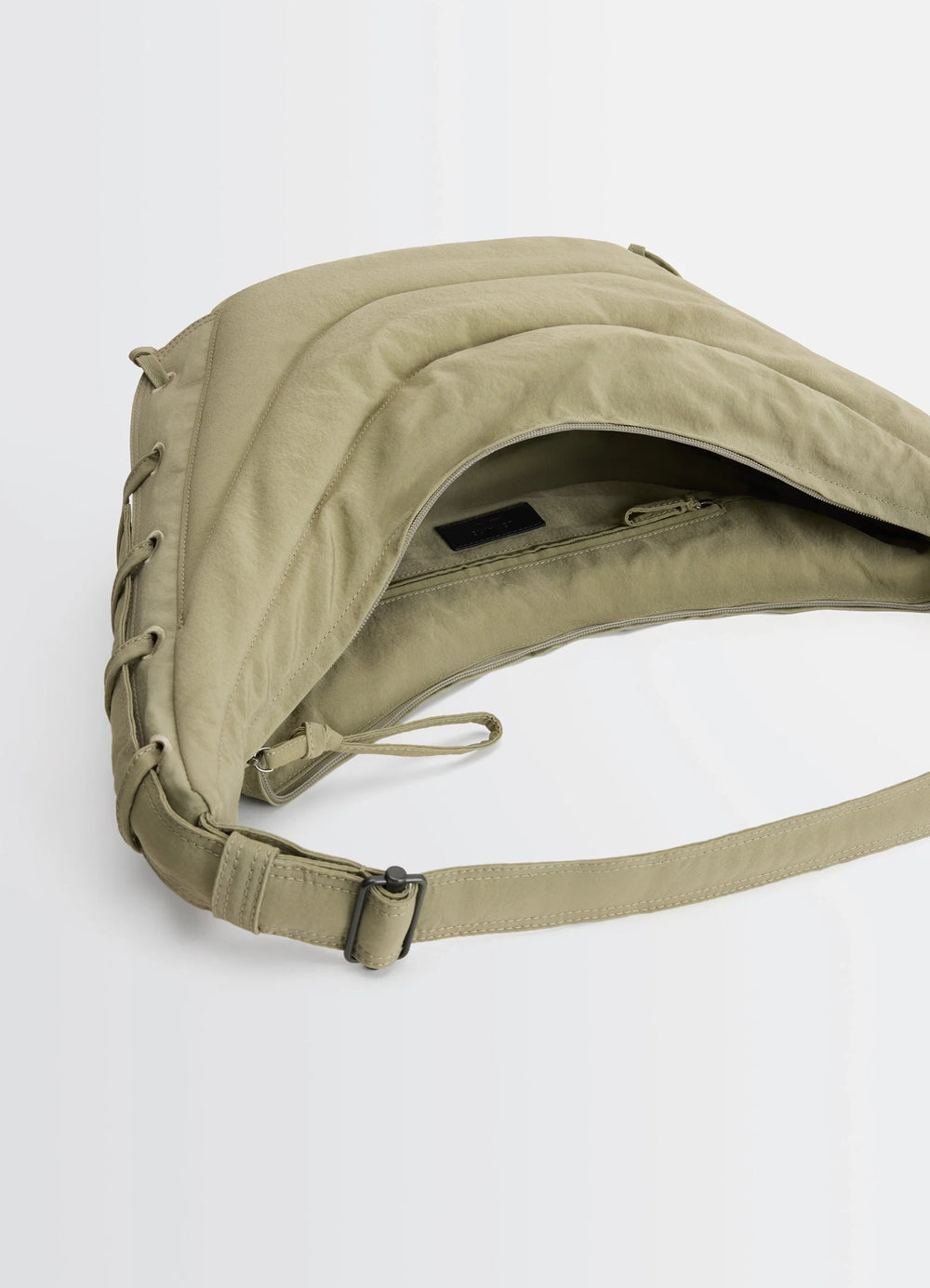 Medium Soft Game Bag in Quilted water-repellent nylon, product shot, top angled view open zipper detail