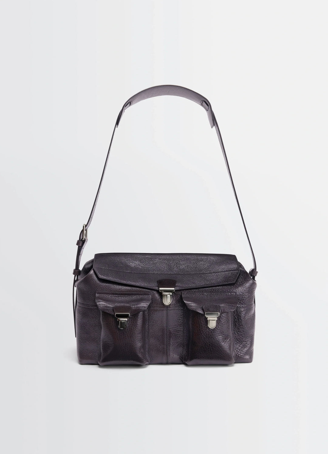 WEEK-END GEAR BAG in glossy vegetable-tanned leather, product shot, front view dual front pockets