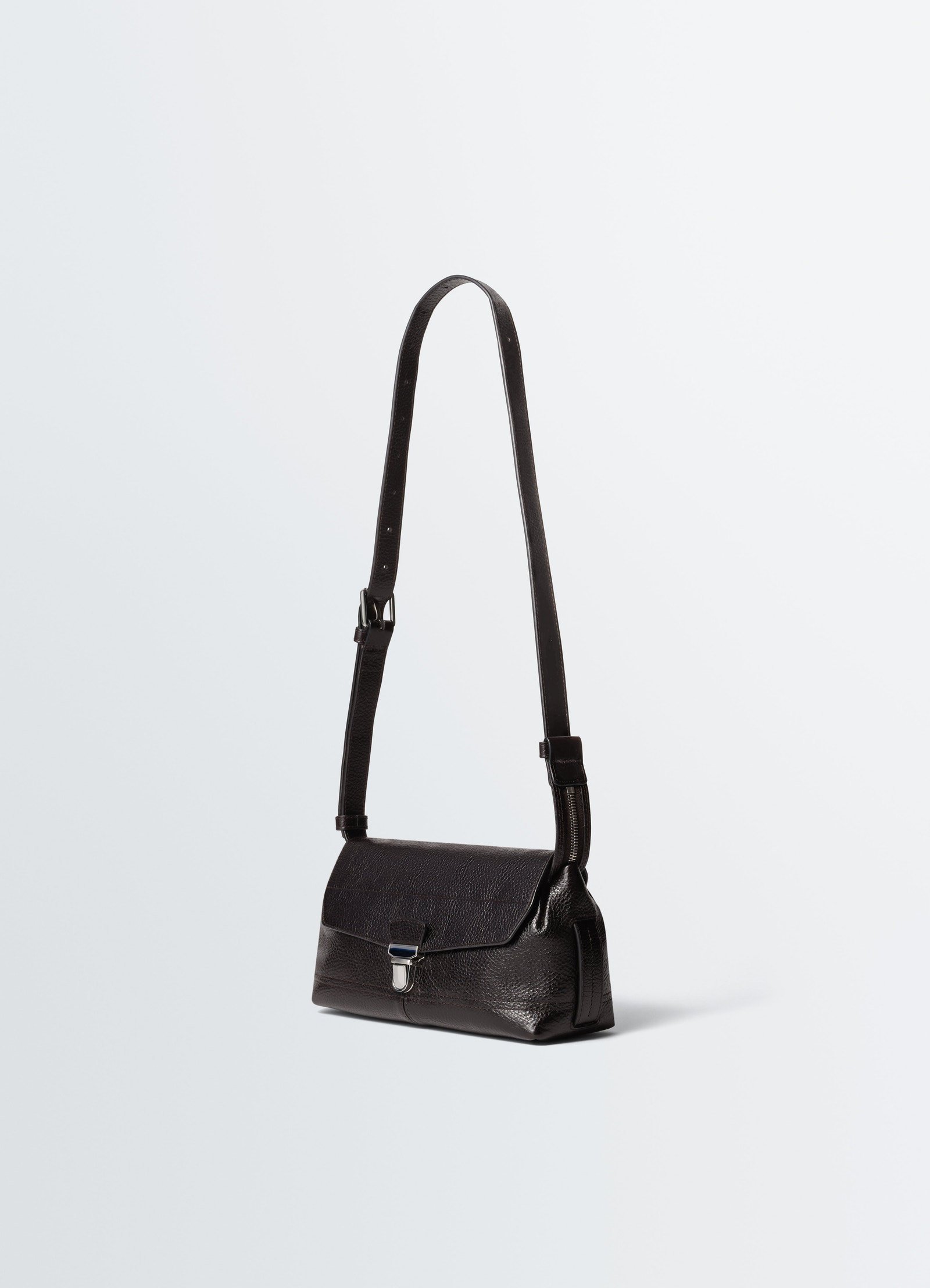 Small gear bag in leather