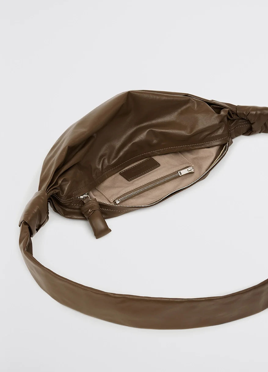 KLEINE SOFT-CROISSANT-TASCHE