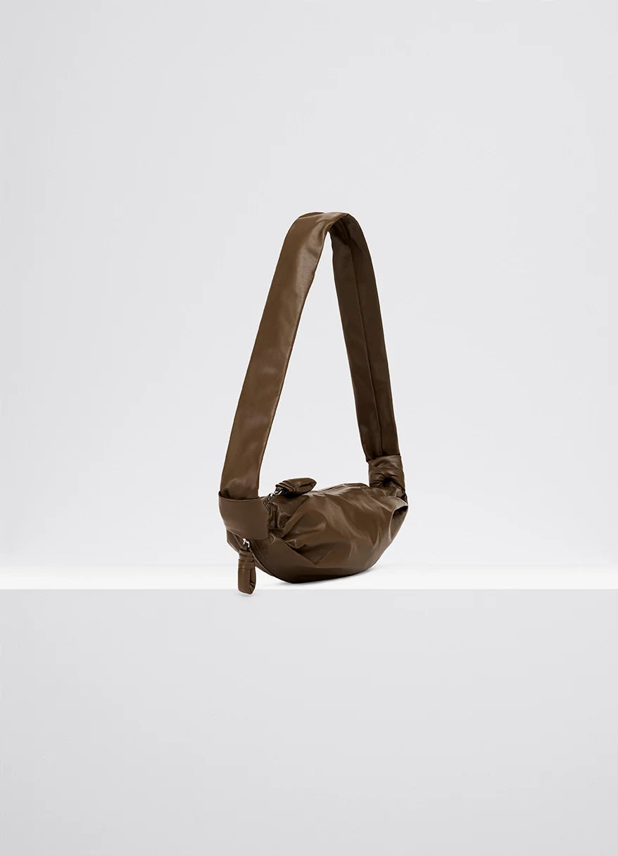 KLEINE SOFT-CROISSANT-TASCHE