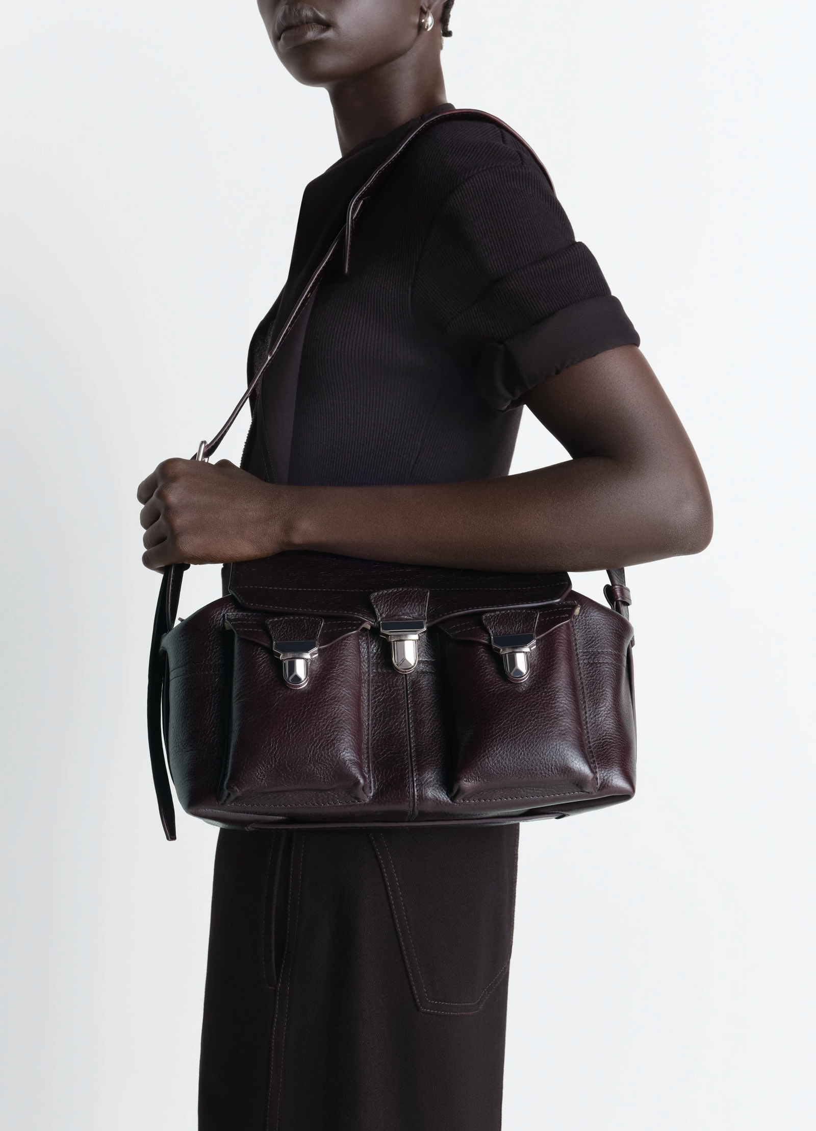 MEDIUM GEAR BAG IN LEATHER - Dark Eggplant - Glossy Vegetable MEDIUM GEAR BAG IN LEATHER - Dark Eggplant - Glossy Vegetable