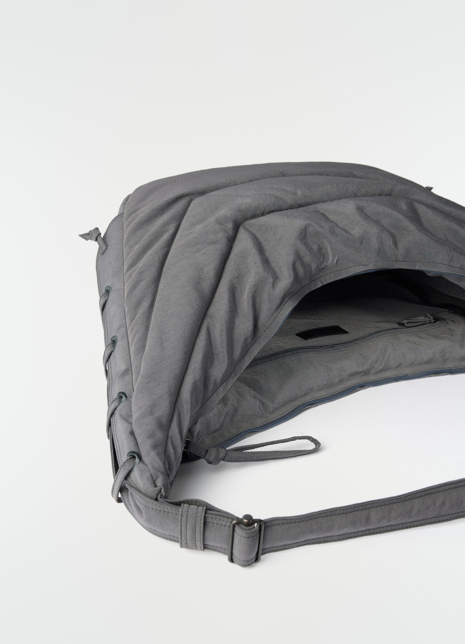 Large soft game bag in nylon canvas