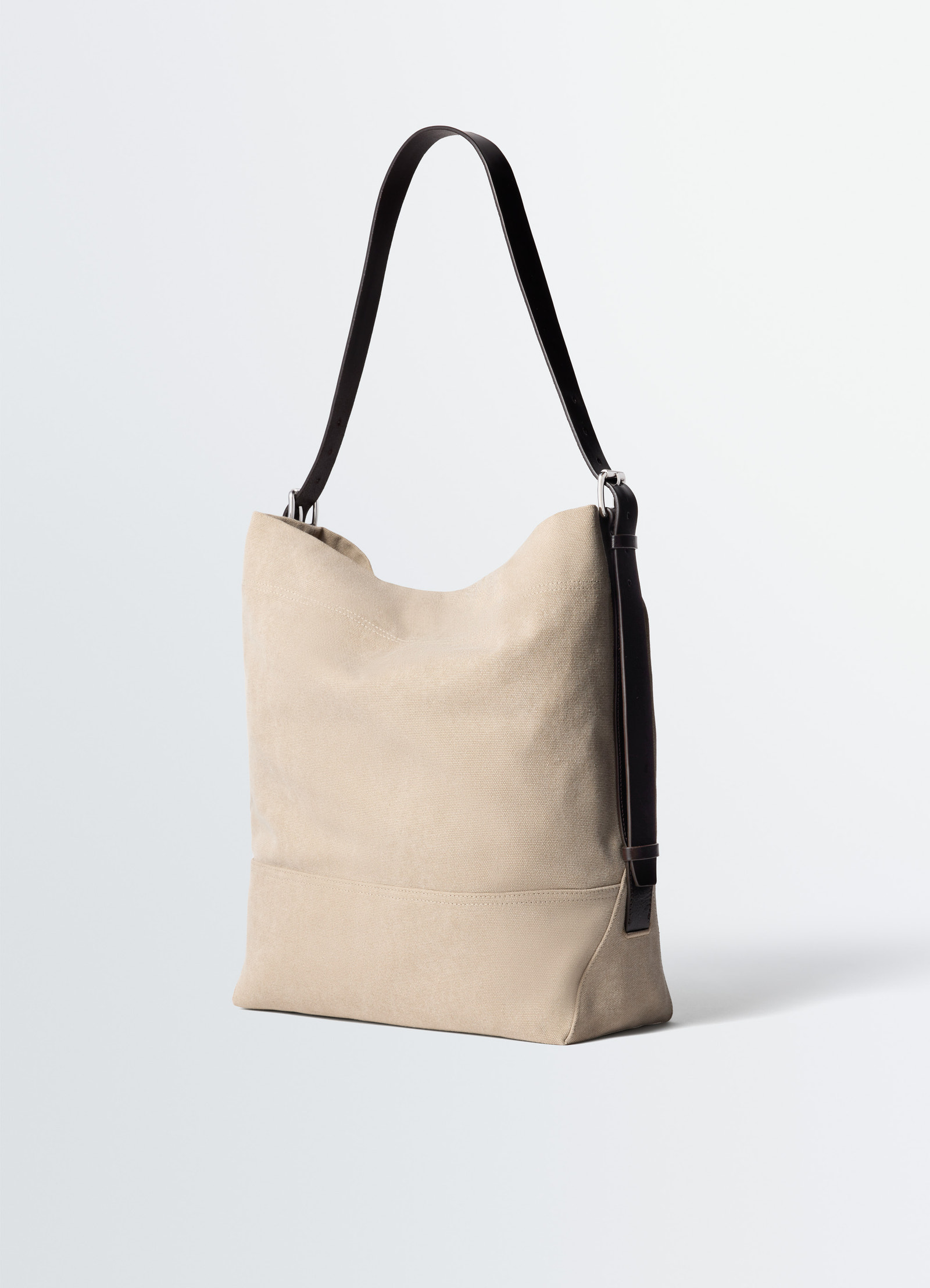 Belted tote bag in cotton canvas, product shot, side view adjustable strap, sleek finish