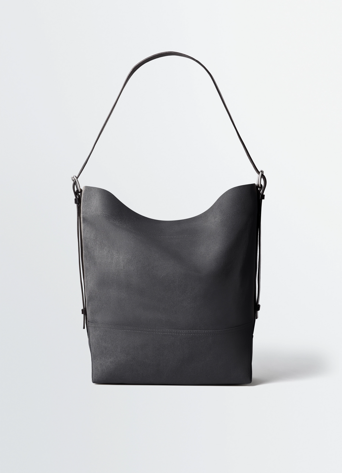 BELTED TOTE BAG - Ash Black - Cotton Tye Dye - Unisex | LEMAIRE