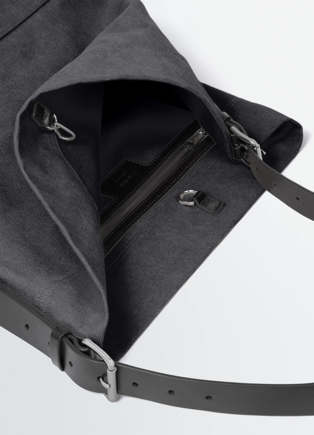 BELTED TOTE BAG - Ash Black - Cotton Tye Dye - Unisex | LEMAIRE