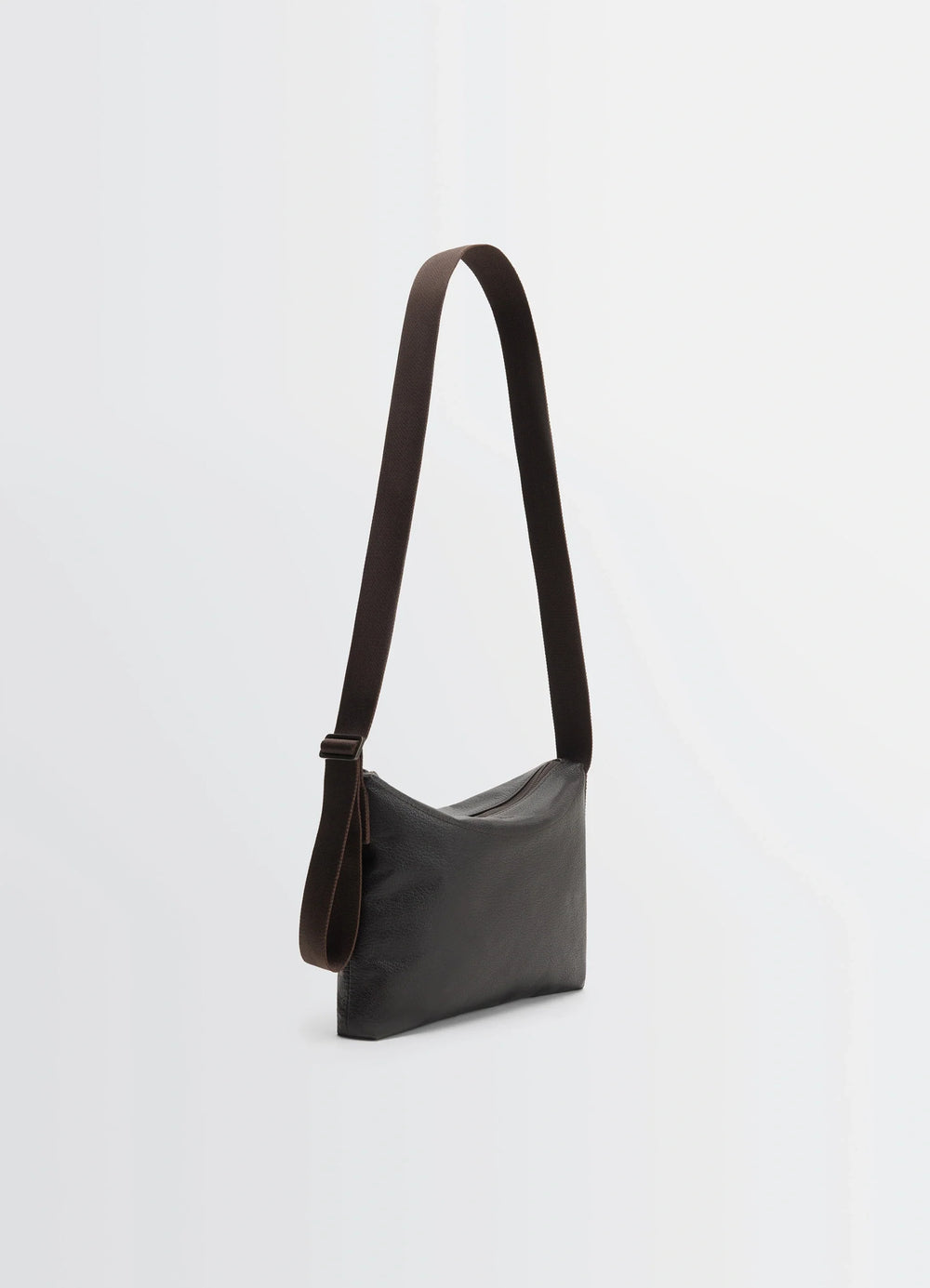 Small Folio Bag in Vegetable-tanned goat-effect leathe, product shot, 3/4 back view long adjustable strap