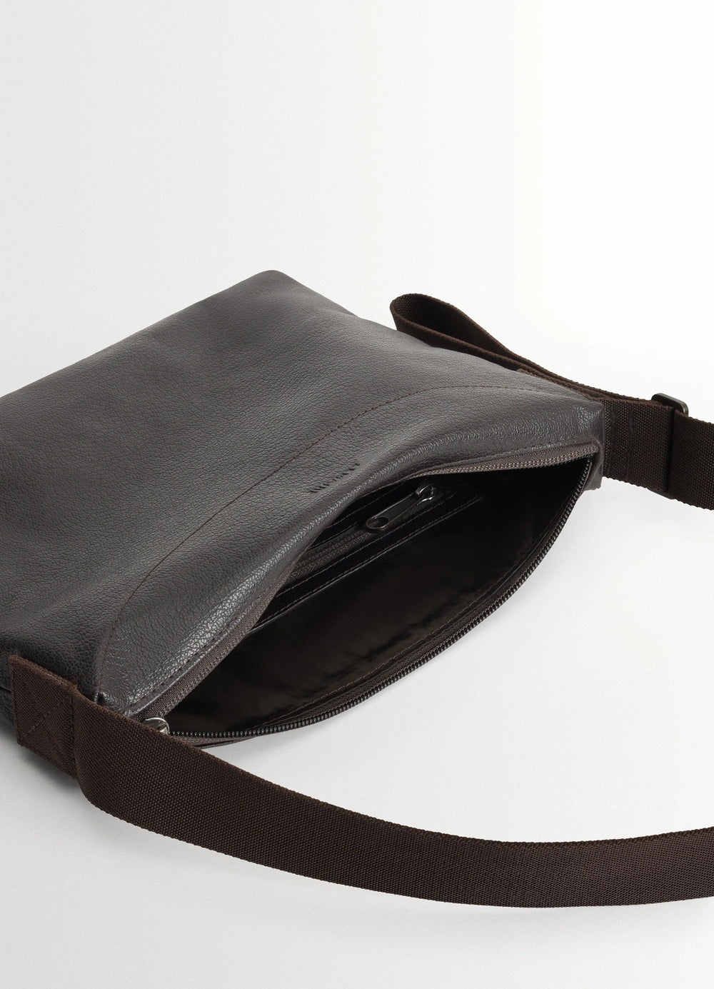 Small Folio Bag in Vegetable-tanned goat-effect leathe, product shot, top open view exposed zip with compartment