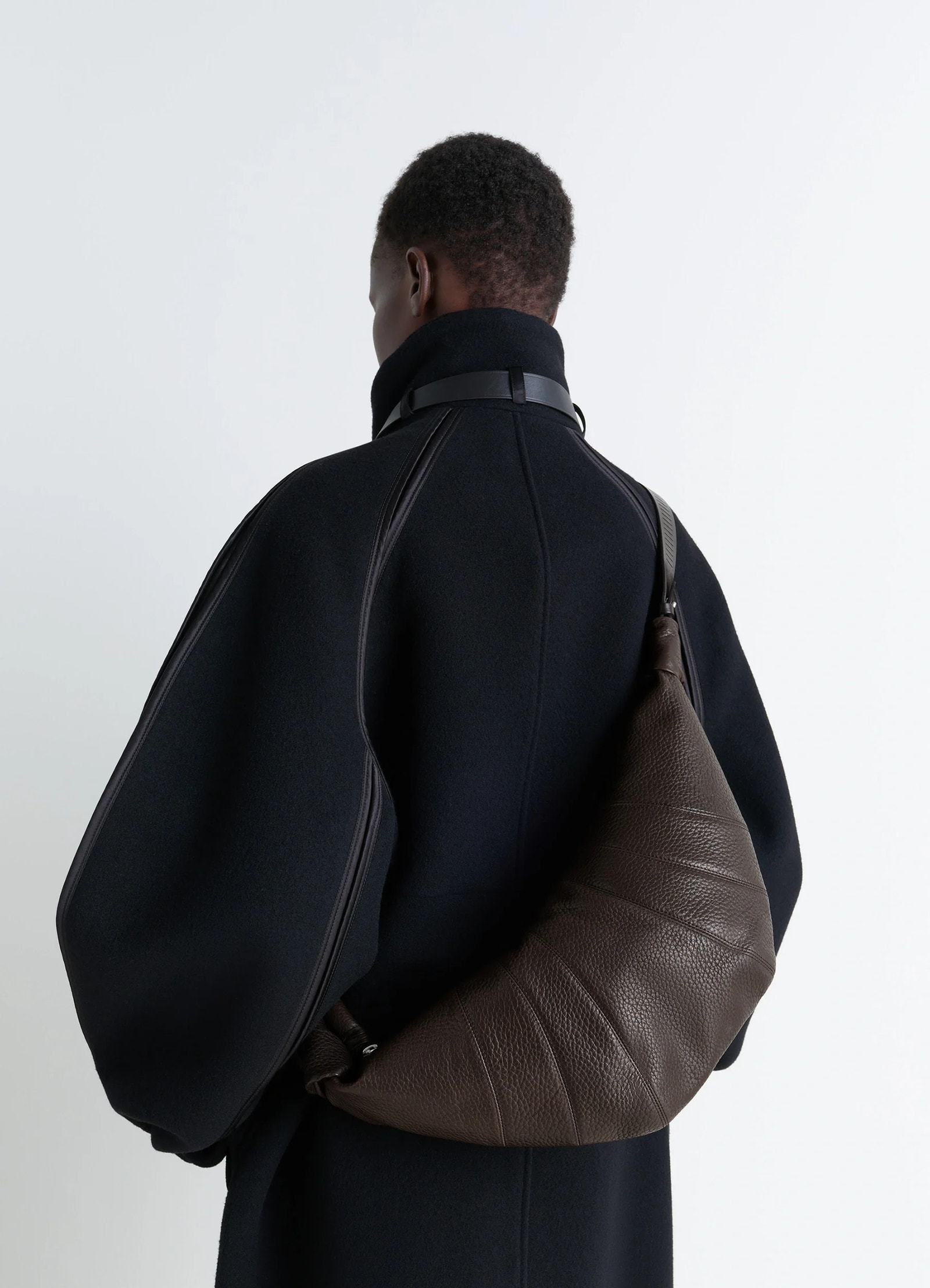 RAIL BELT MEDIUM CROISSANT BAG IN LEATHER - Dark Chocolate
