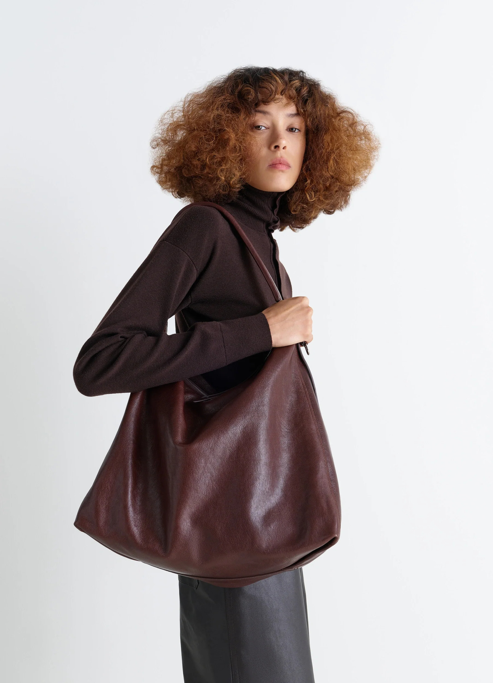 BELTED HOBO BAG IN LEATHER - Espresso - Paper Lux Leather - Unisex BELTED HOBO BAG IN LEATHER - Espresso - Paper Lux Leather - Unisex