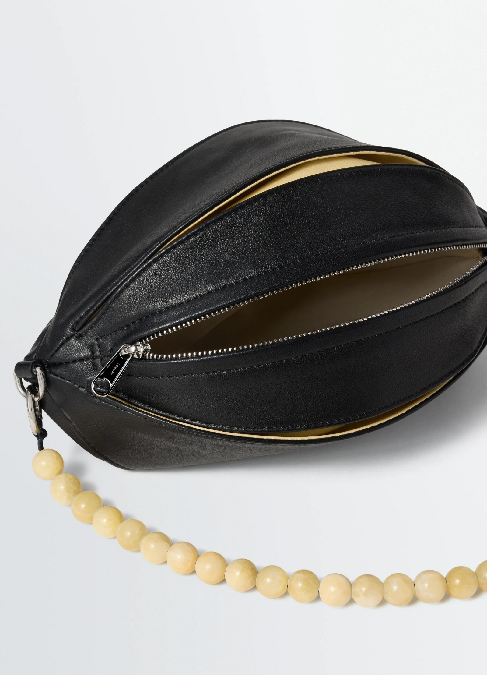 Balloon slits bag in leather