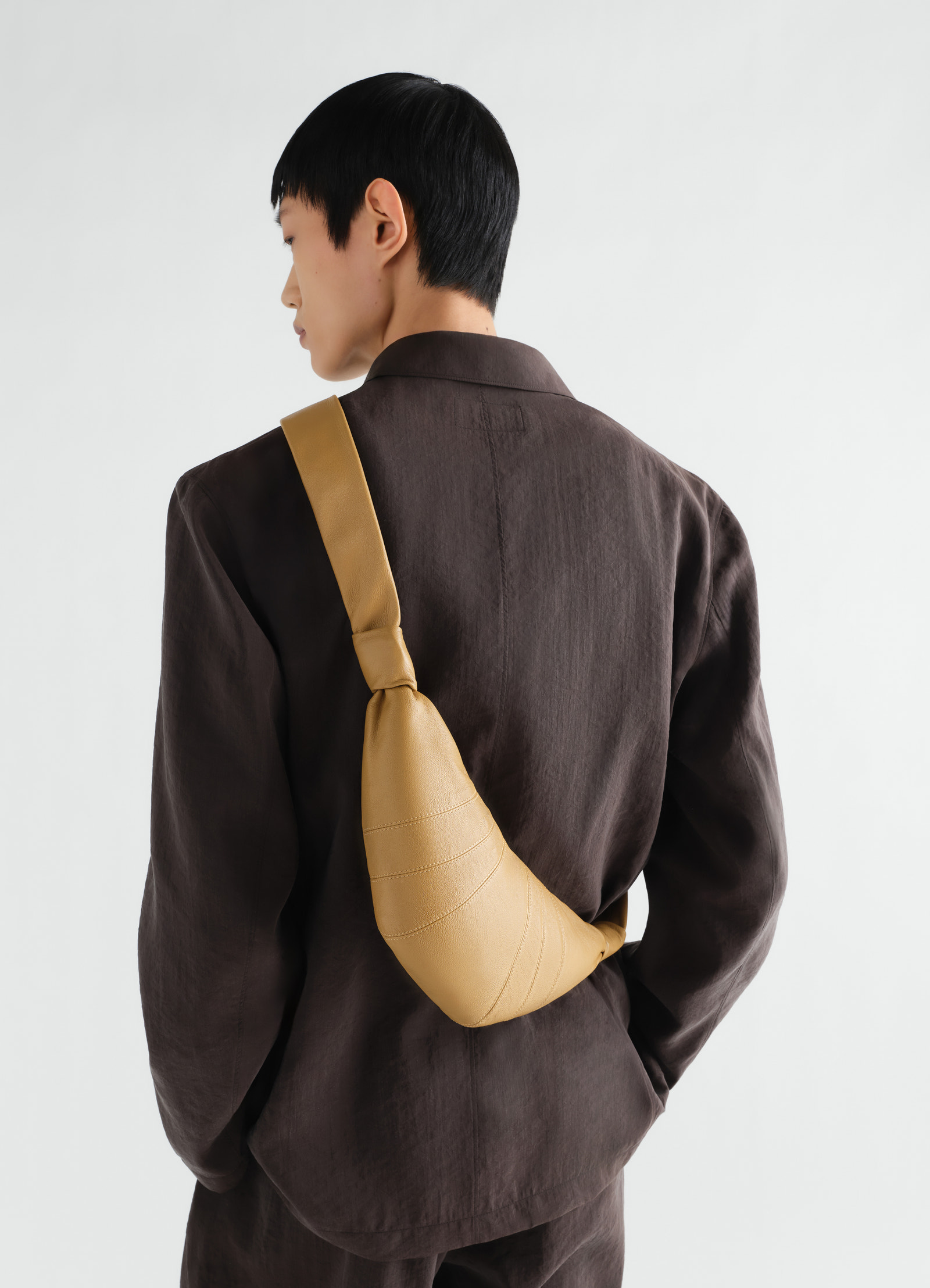 Small croissant bag in goat leather