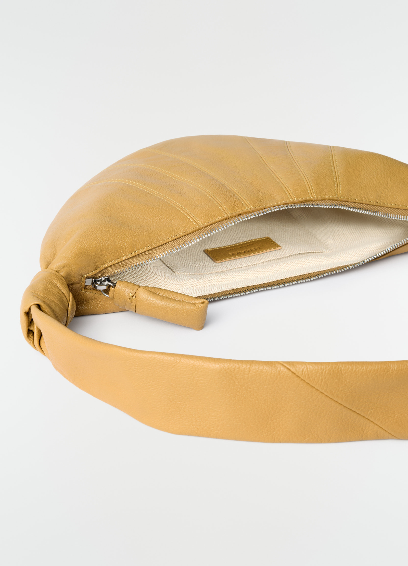 Small croissant bag in goat leather