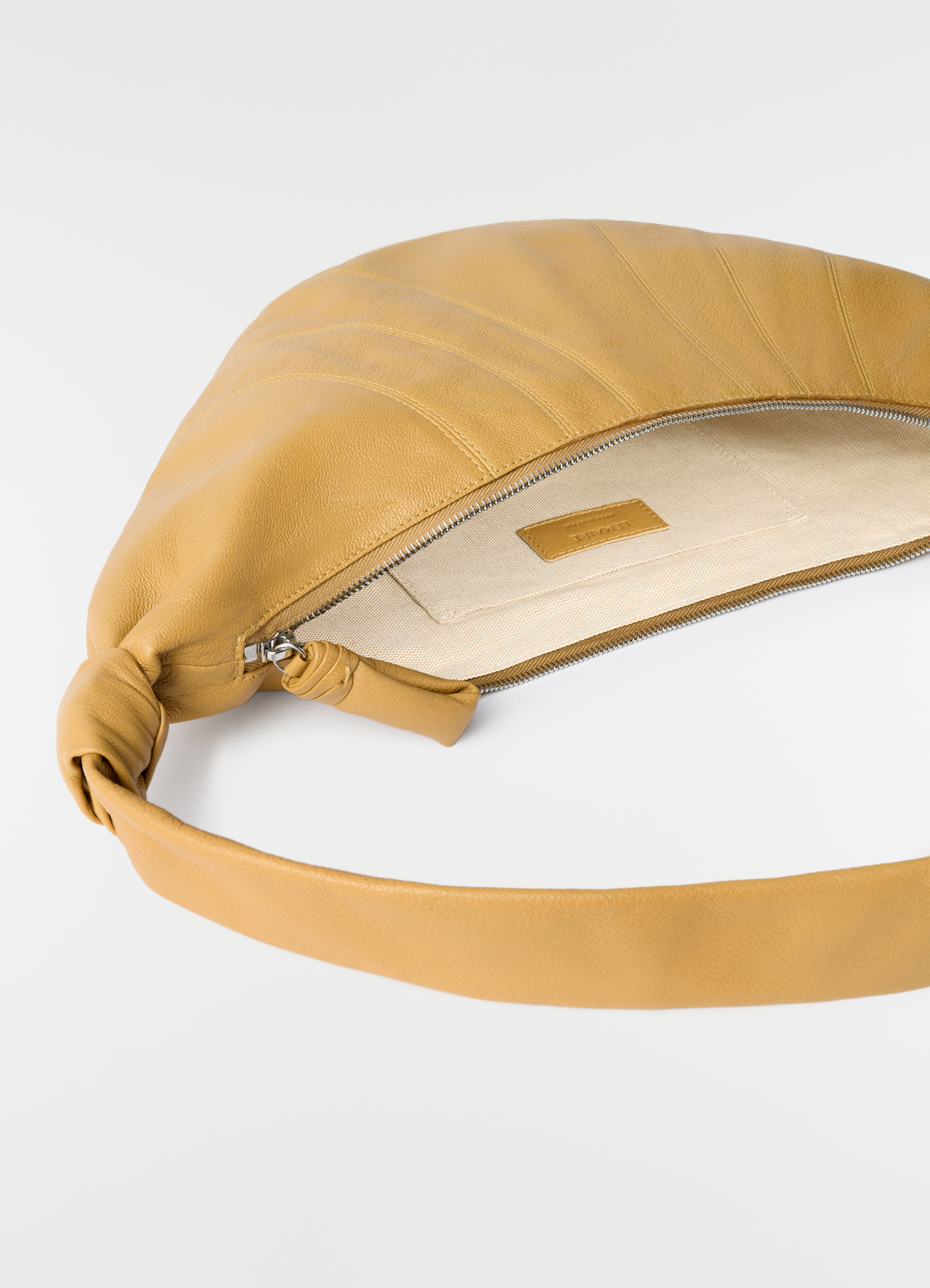 Medium croissant bag in goat leather