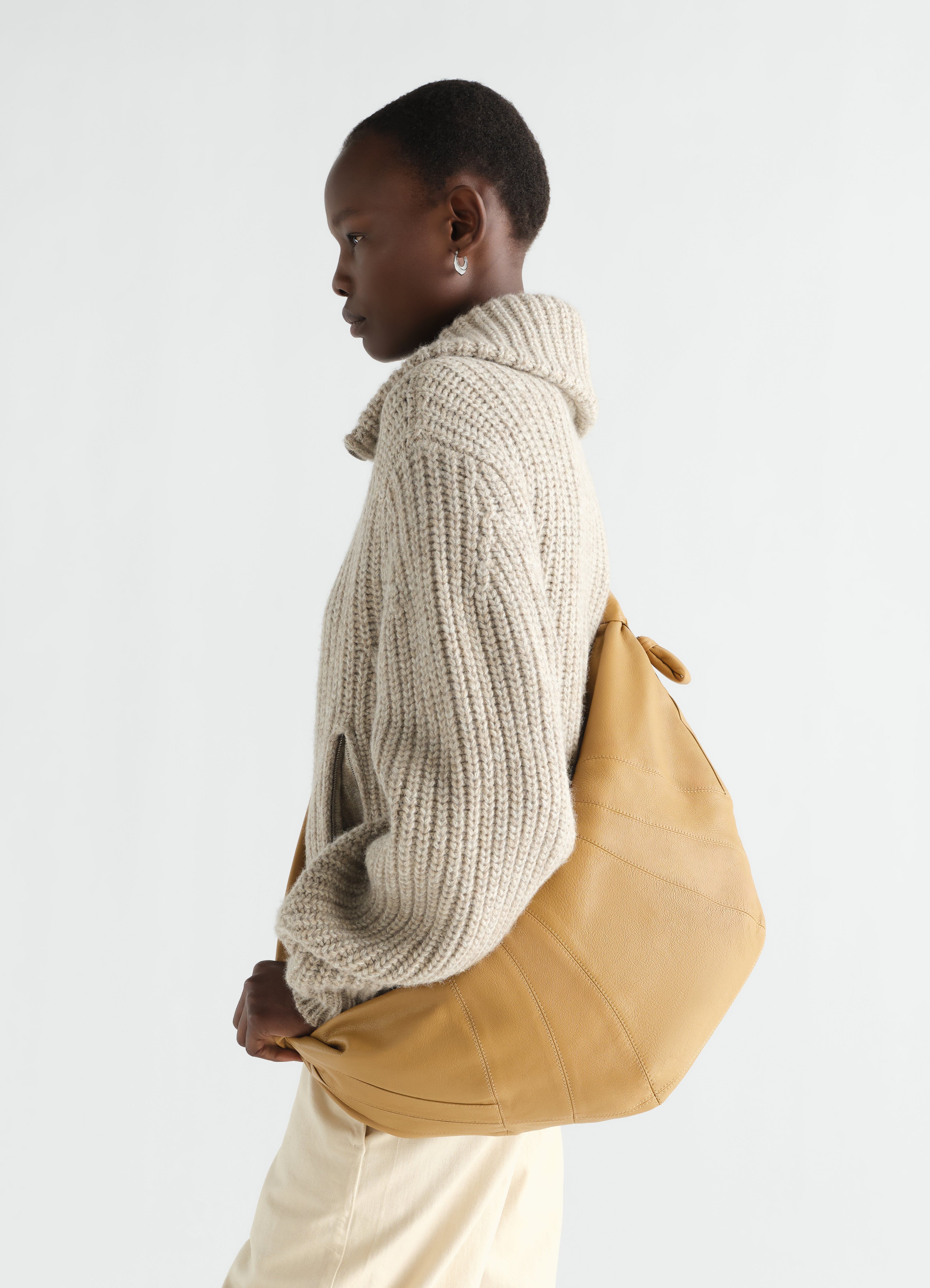 LARGE CROISSANT BAG IN GOAT LEATHER - Butternut - Goat leather