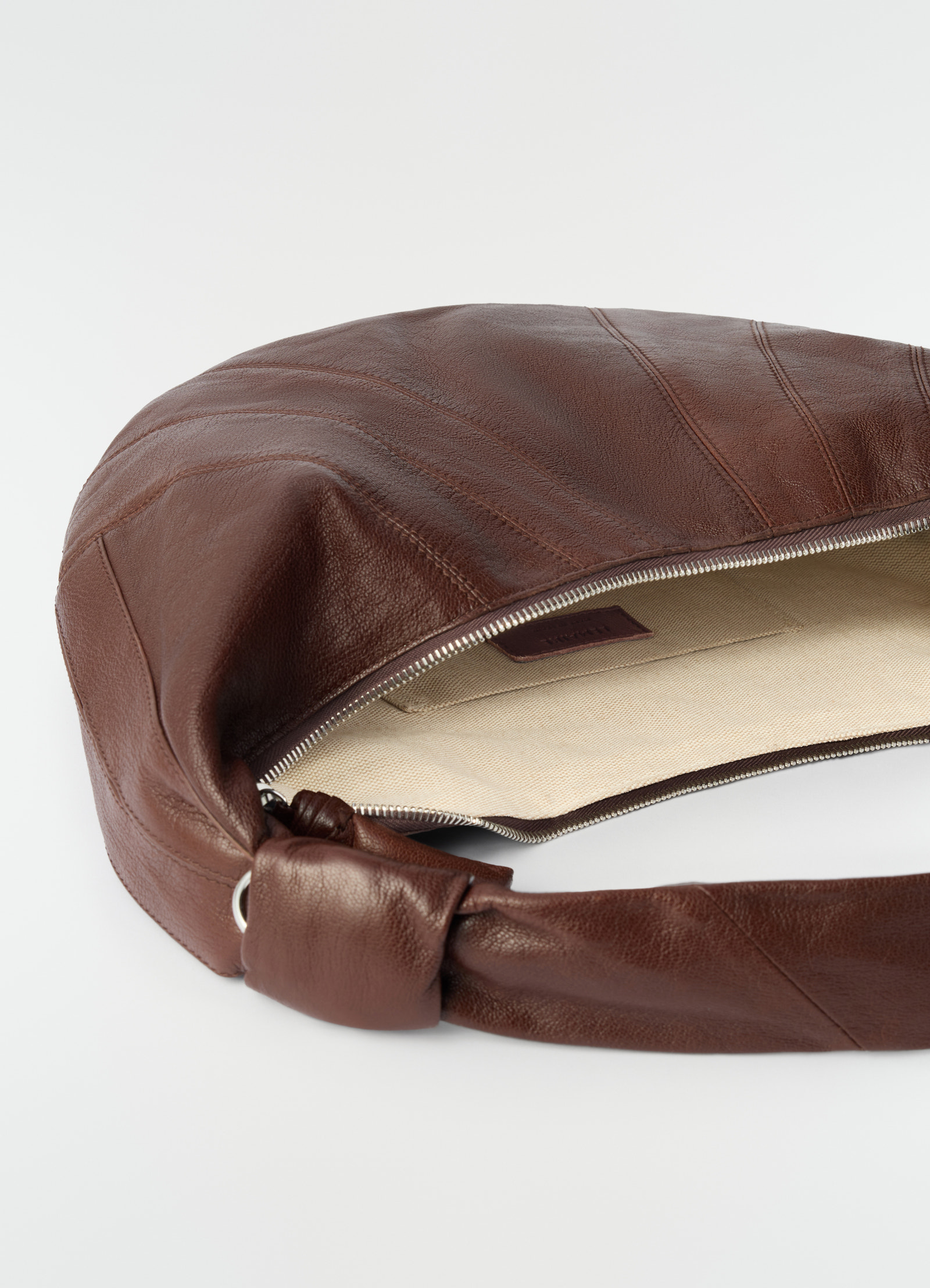 Fortune croissant bag in goat leather