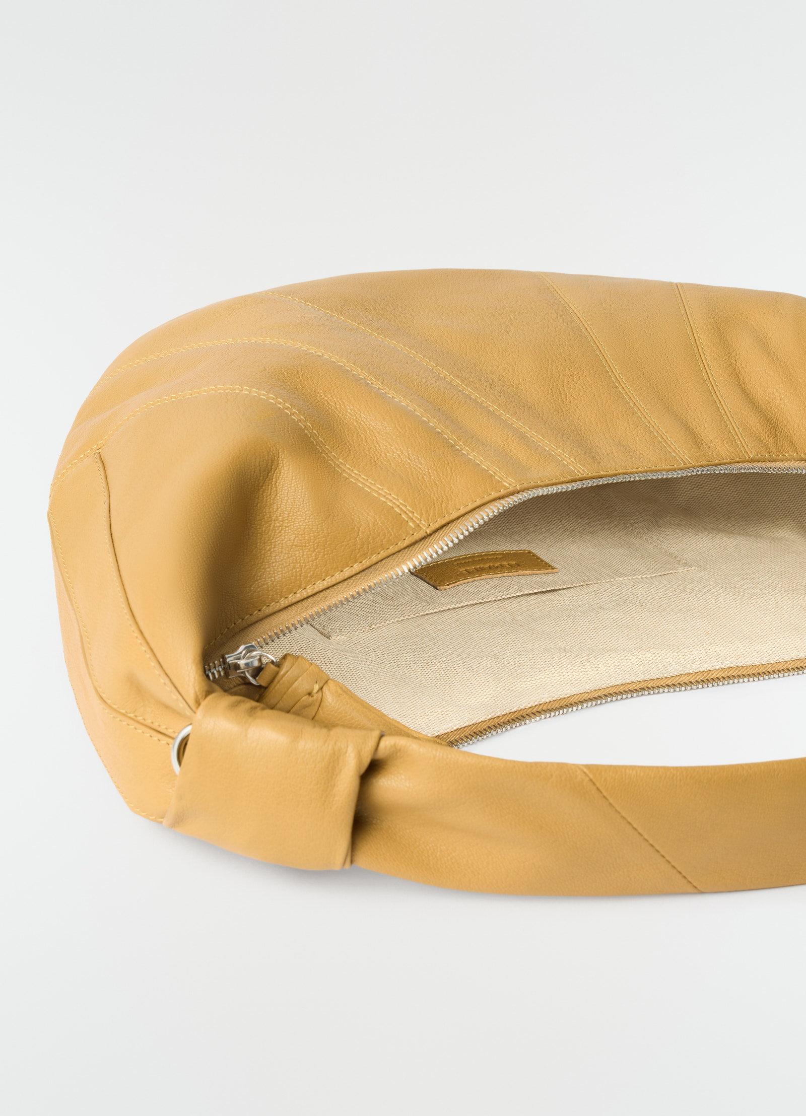 Fortune croissant bag in goat leather