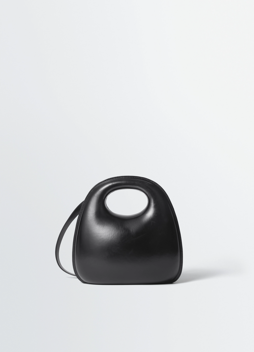 EGG BAG IN MOLDED LEATHER