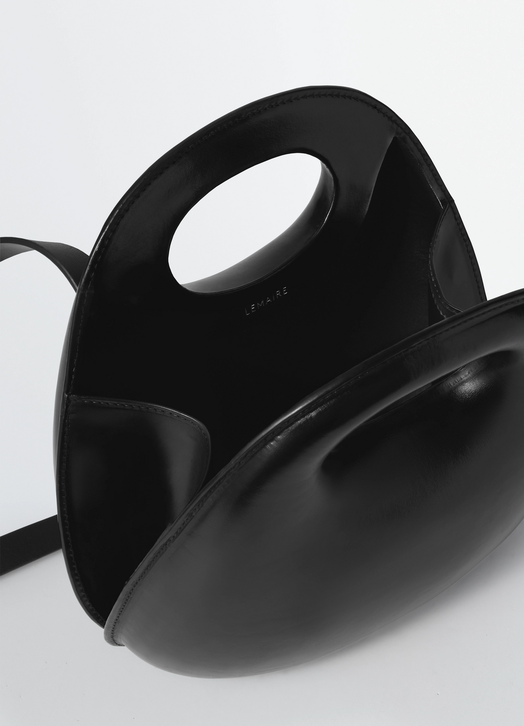 EGG BAG IN MOLDED LEATHER