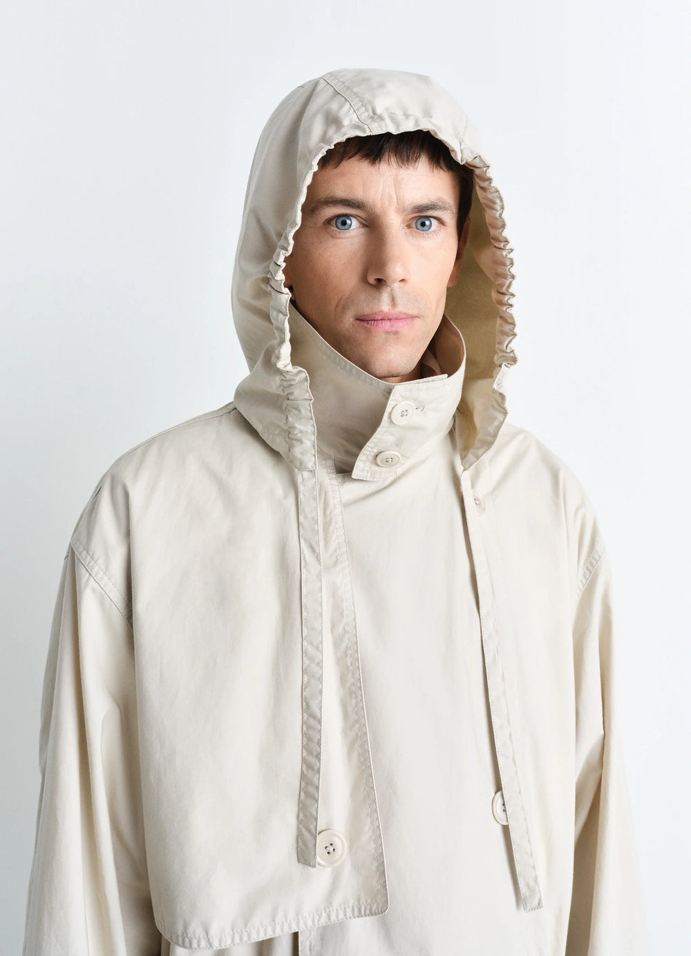 Unisex Parka in Lightweight VENTILE® cotton, model shot, hood detail shot funnel neck buttoned up
