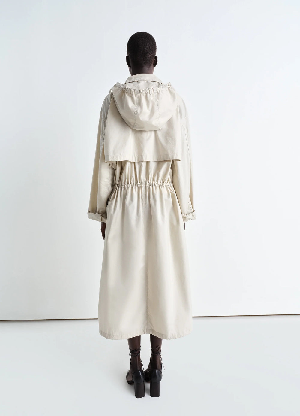 Unisex Parka in Lightweight VENTILE® cotton, model shot, back view detachable hood, storm flap