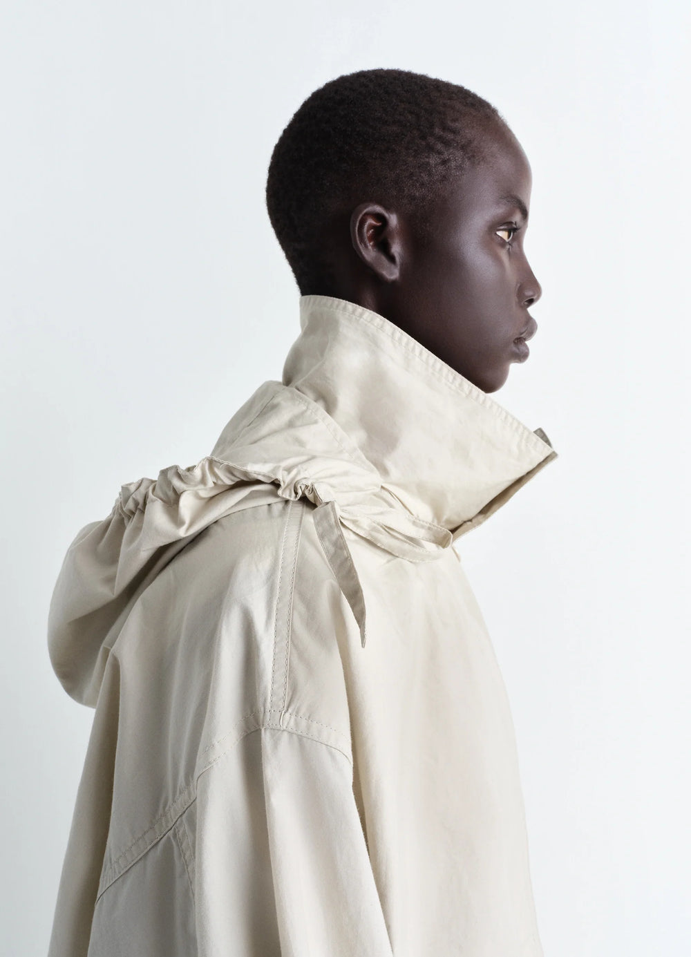 Unisex Parka in Lightweight VENTILE® cotton, model shot, profile shot detachable hood detail