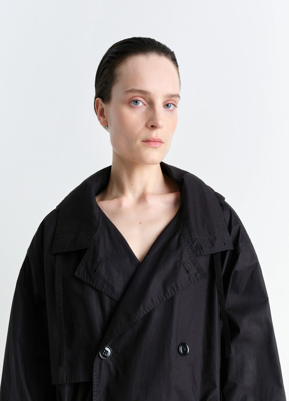Unisex Parka in VENTILE® cotton, model shot, upper half view double-breasted button