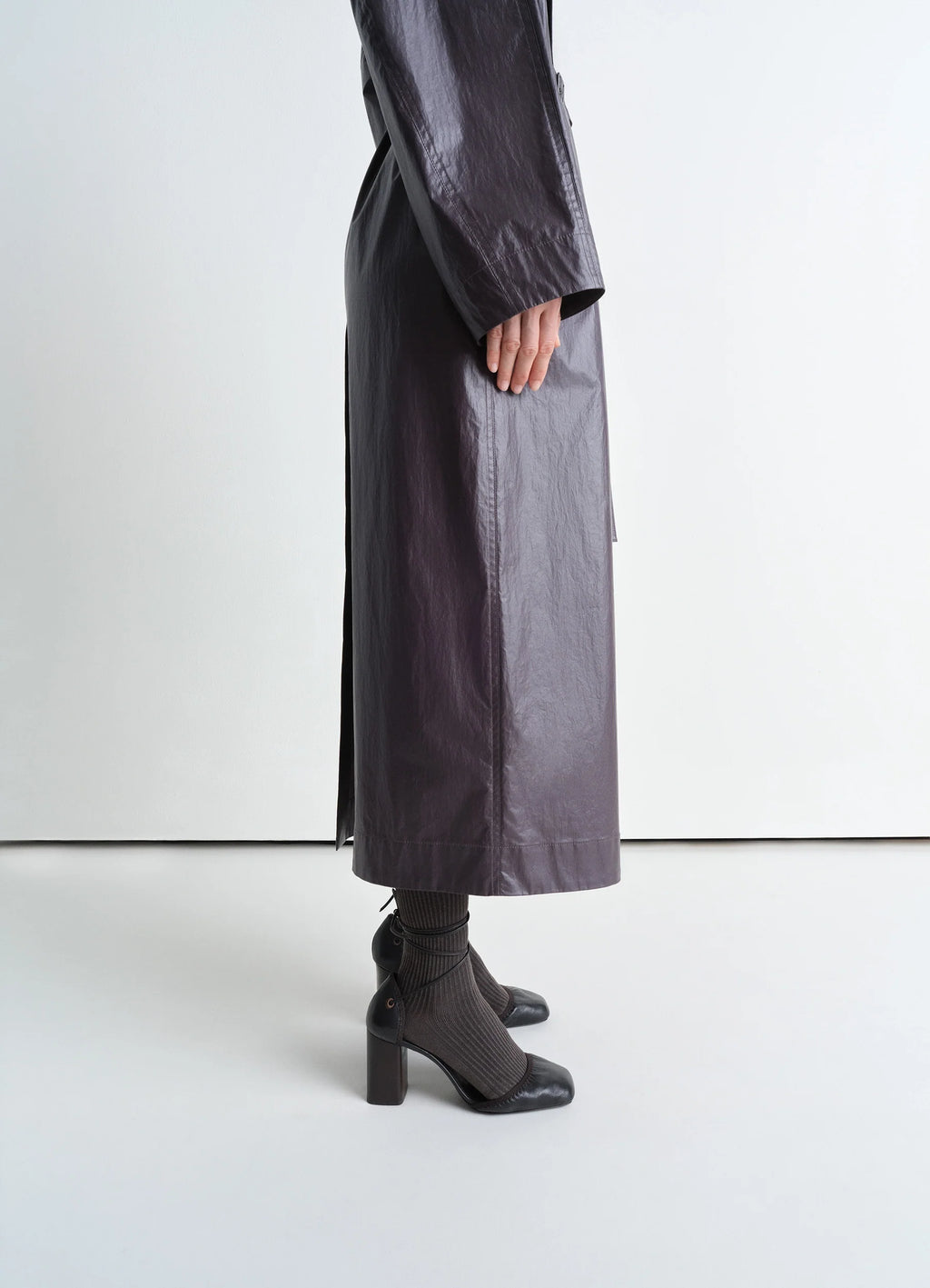 라이트 벨티드 코트