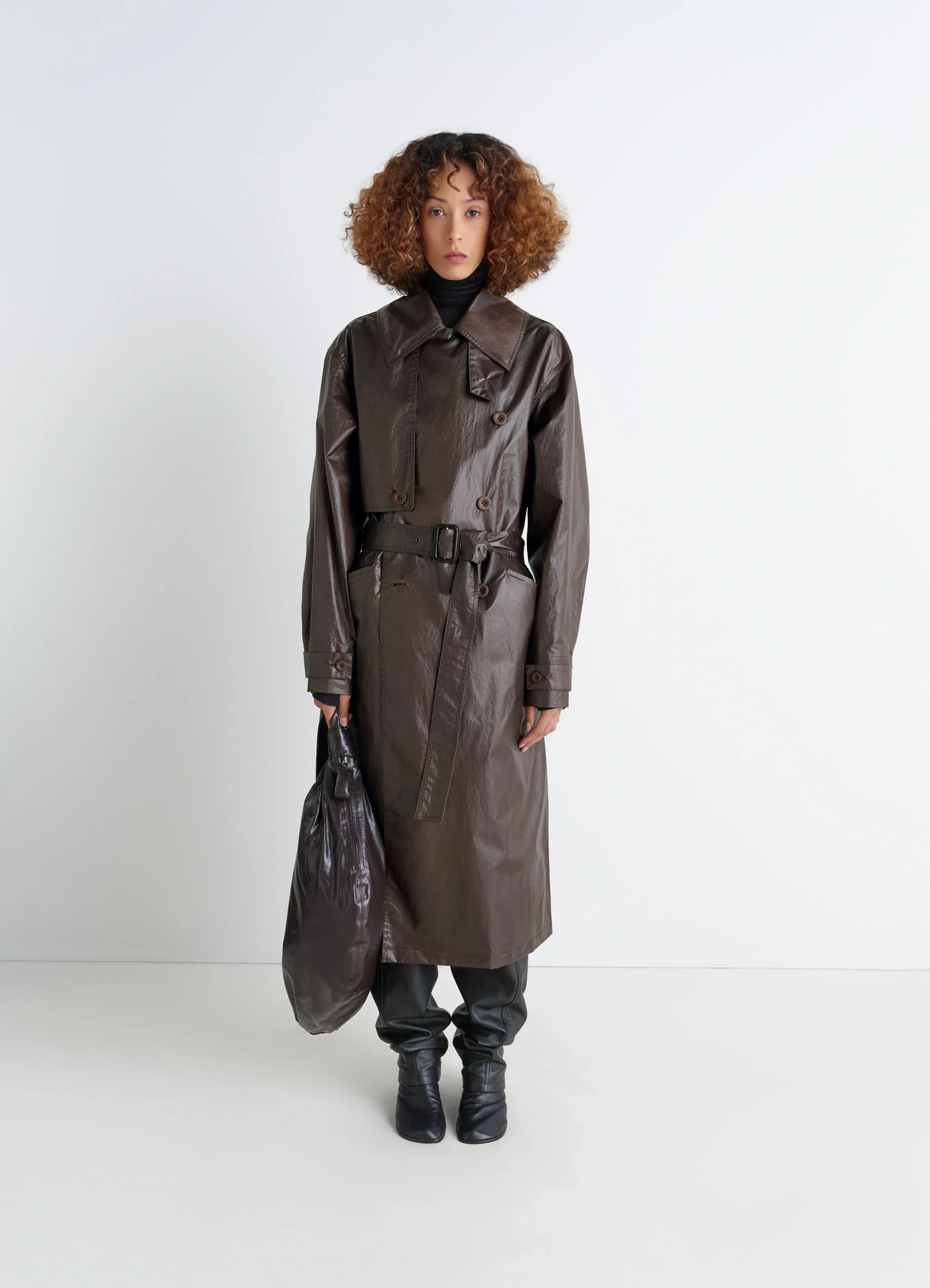 Oversized trench coat in metallic coated cotton, model shot, front view oversized fit