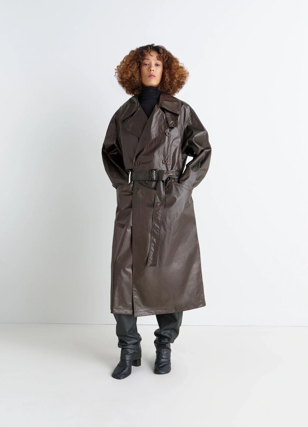 Oversized Trench Coat in Metallic Coated Cotton, model shot, three-quarter view belted waist detail