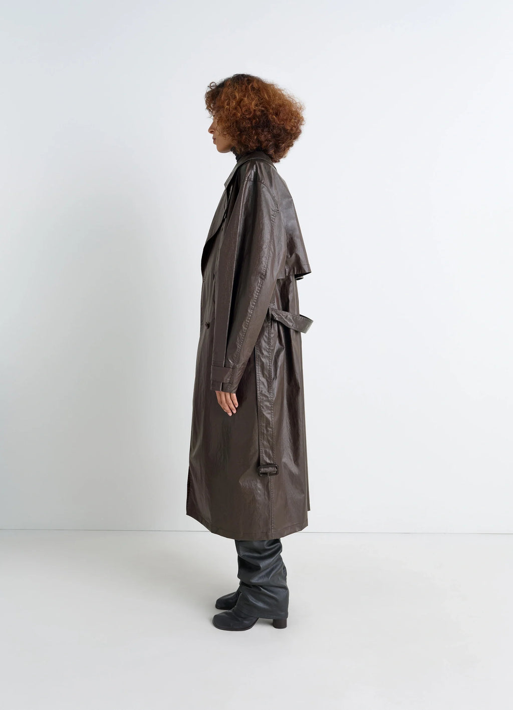 Oversized Trench Coat in Metallic Coated Cotton, model shot, side view draped shoulder